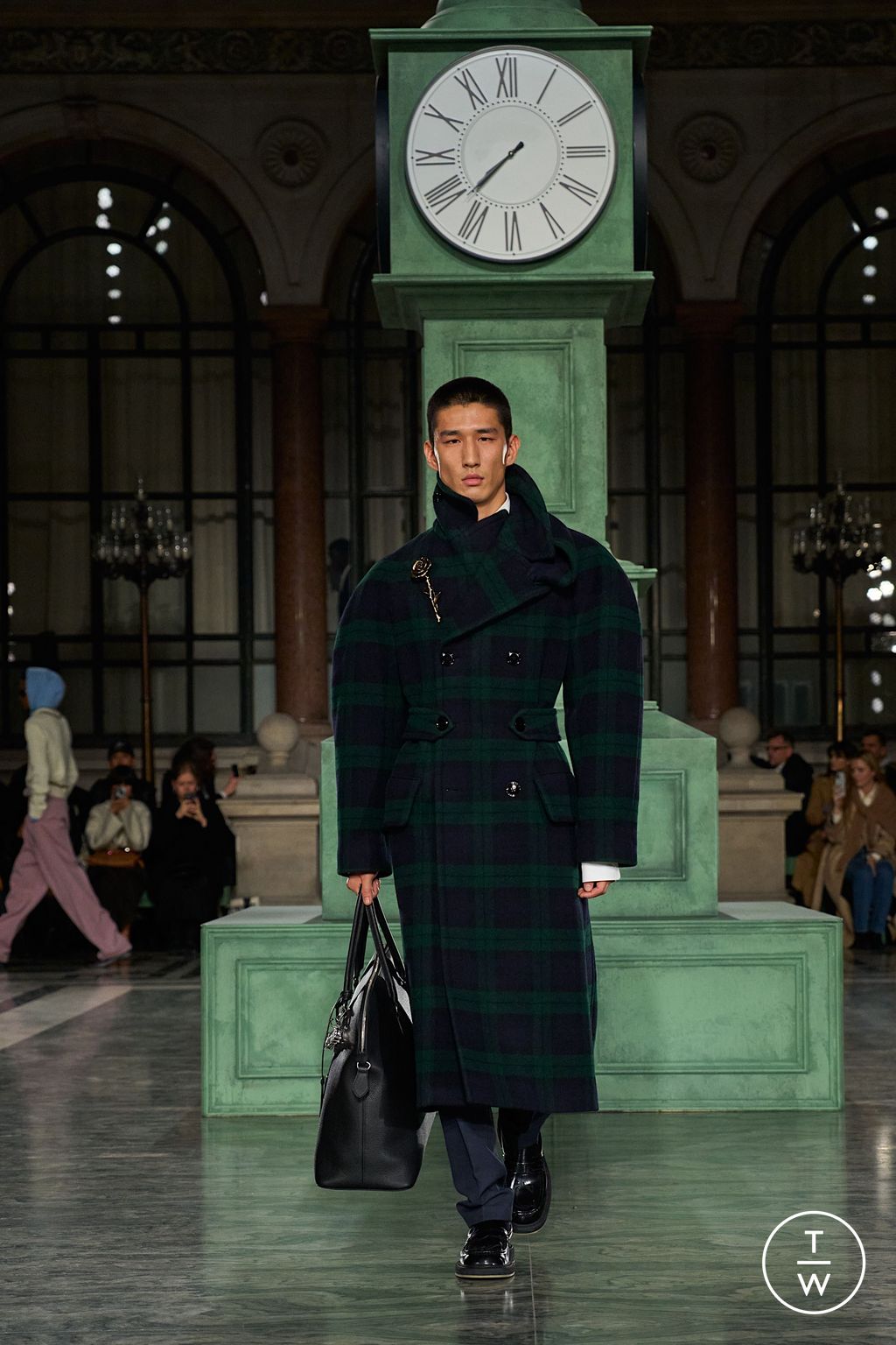 Fashion Week London Fall/Winter 2025 look 8 from the Kent & Curwen collection womenswear