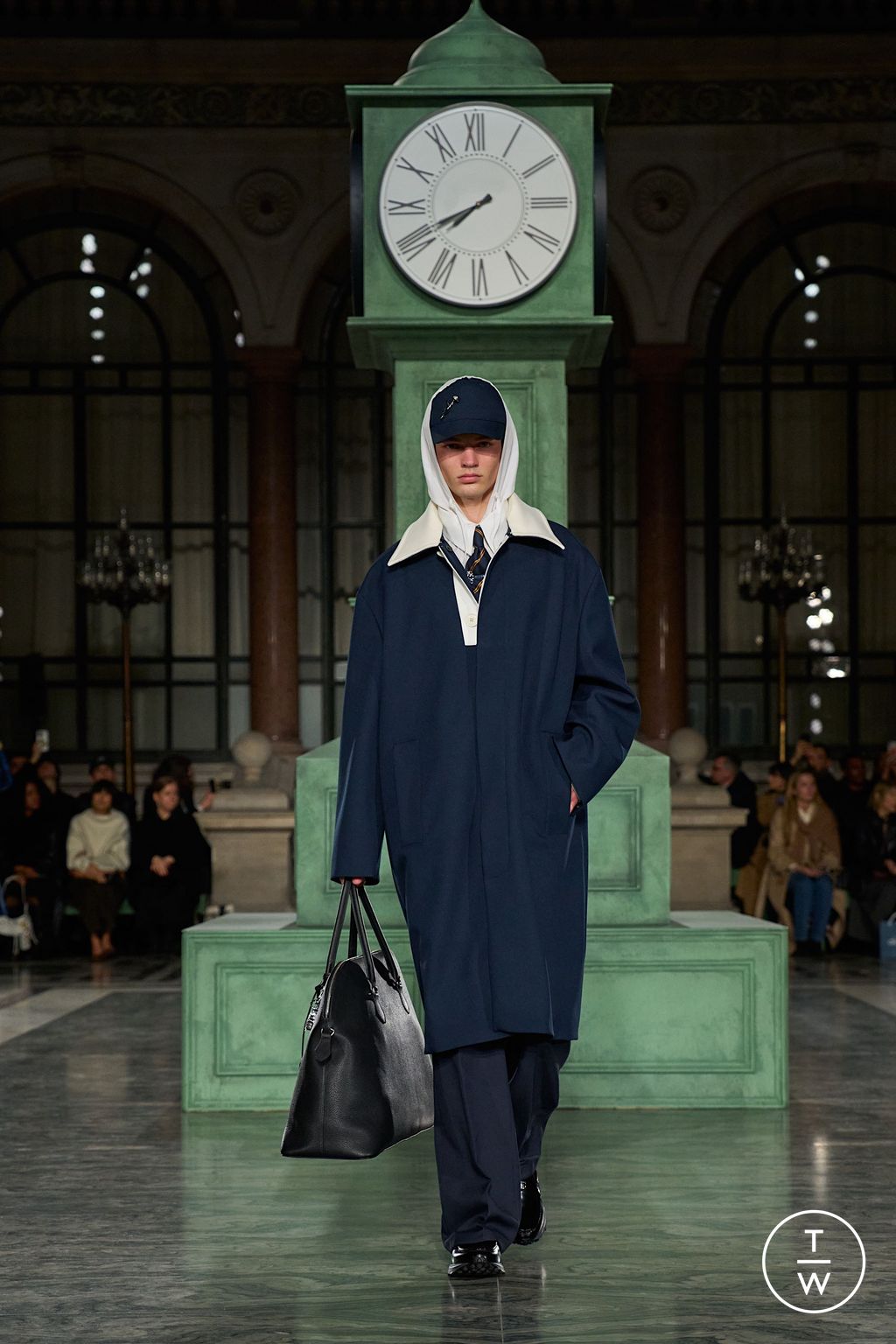 Fashion Week London Fall/Winter 2025 look 24 de la collection Kent & Curwen womenswear