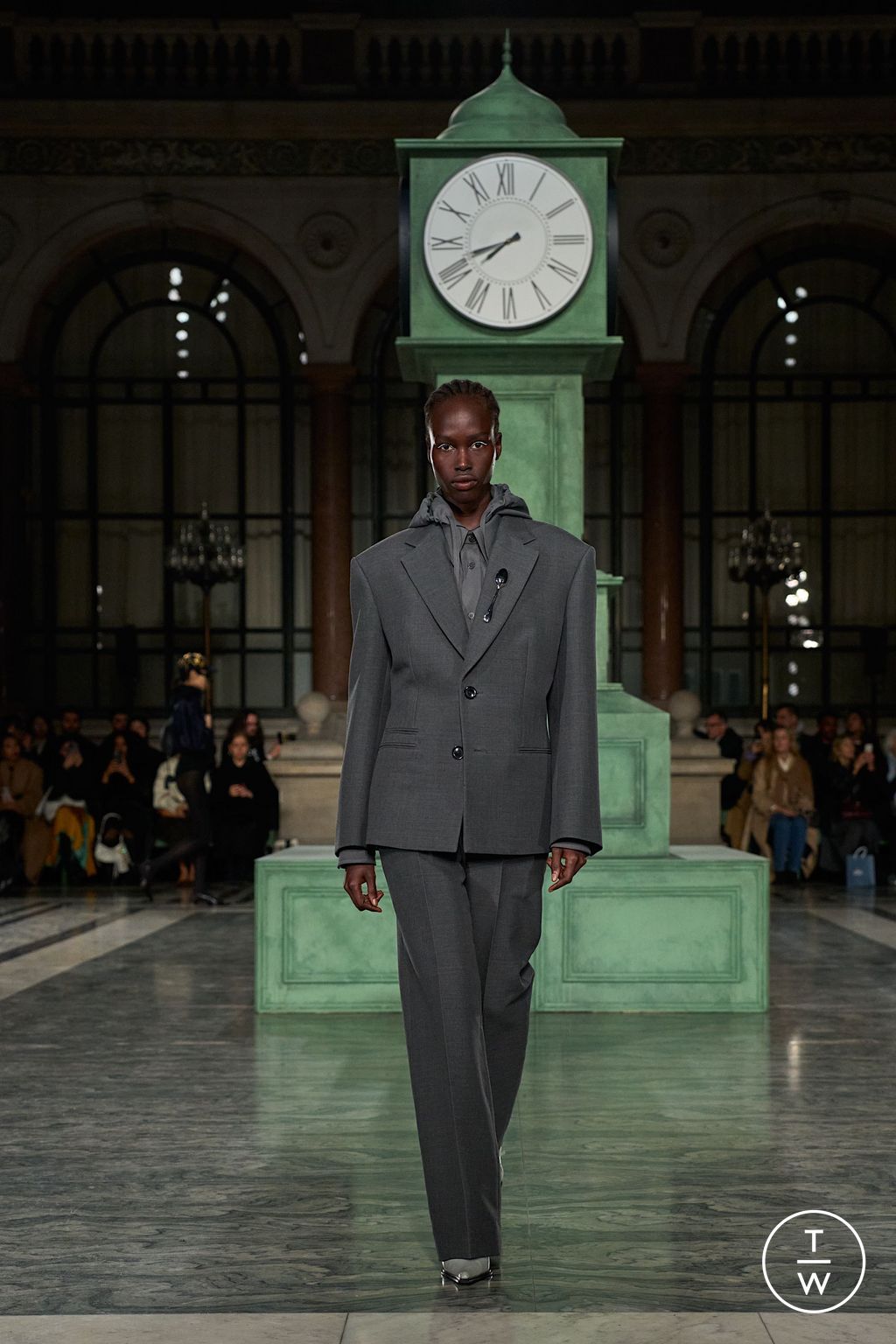 Fashion Week London Fall/Winter 2025 look 29 from the Kent & Curwen collection womenswear