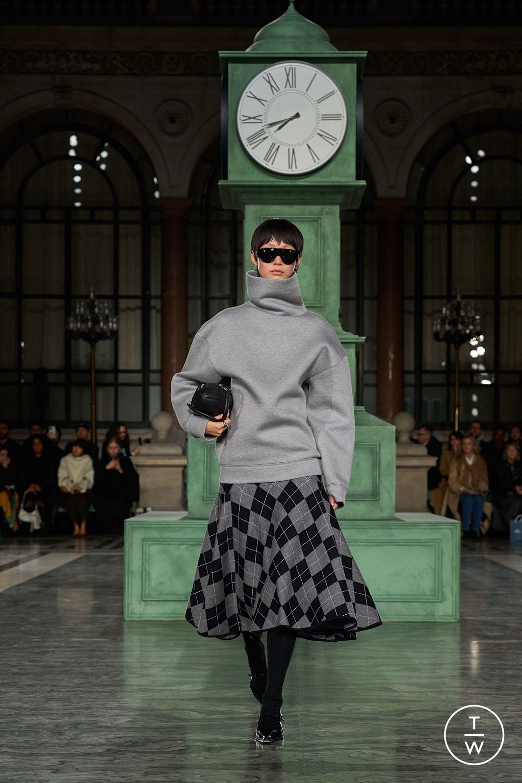 Fashion Week London Fall/Winter 2025 look 30 from the Kent & Curwen collection womenswear