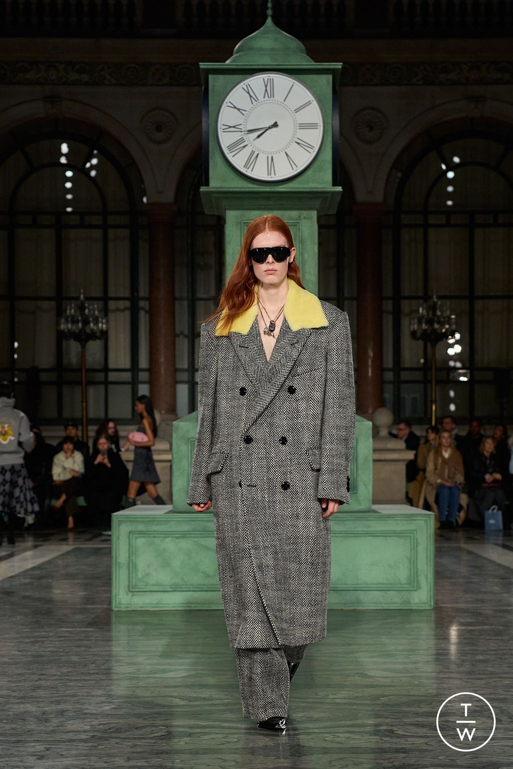 Fashion Week London Fall/Winter 2025 look 35 from the Kent & Curwen collection womenswear