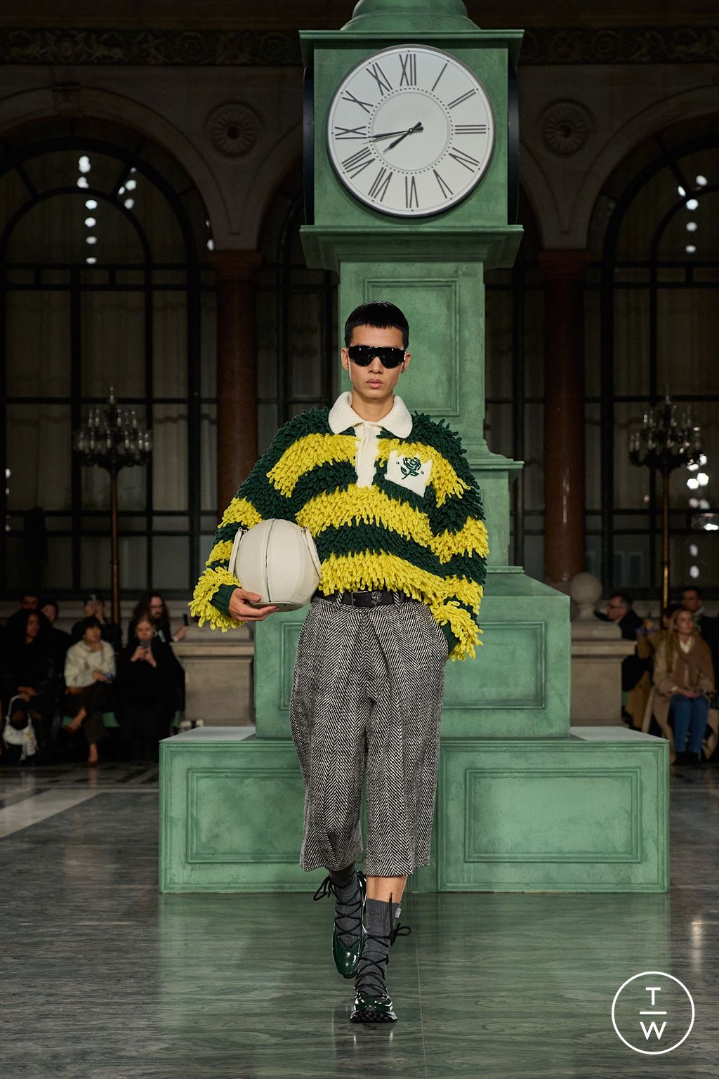 Fashion Week London Fall/Winter 2025 look 36 from the Kent & Curwen collection womenswear