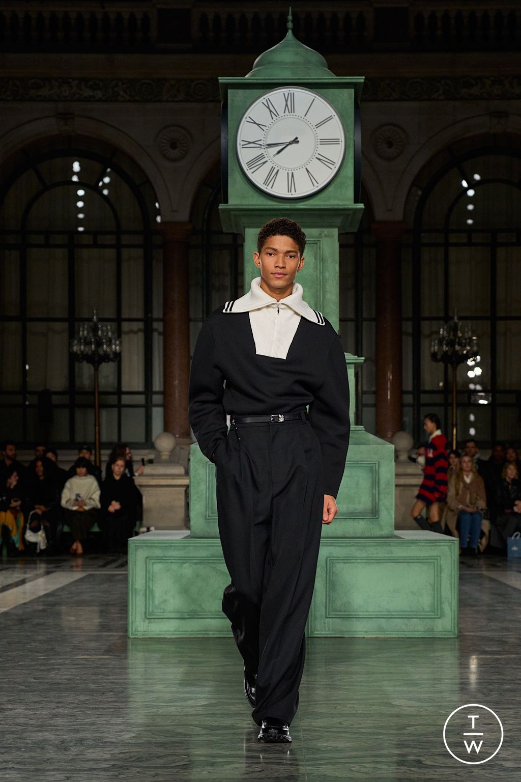 Fashion Week London Fall/Winter 2025 look 39 from the Kent & Curwen collection 女装