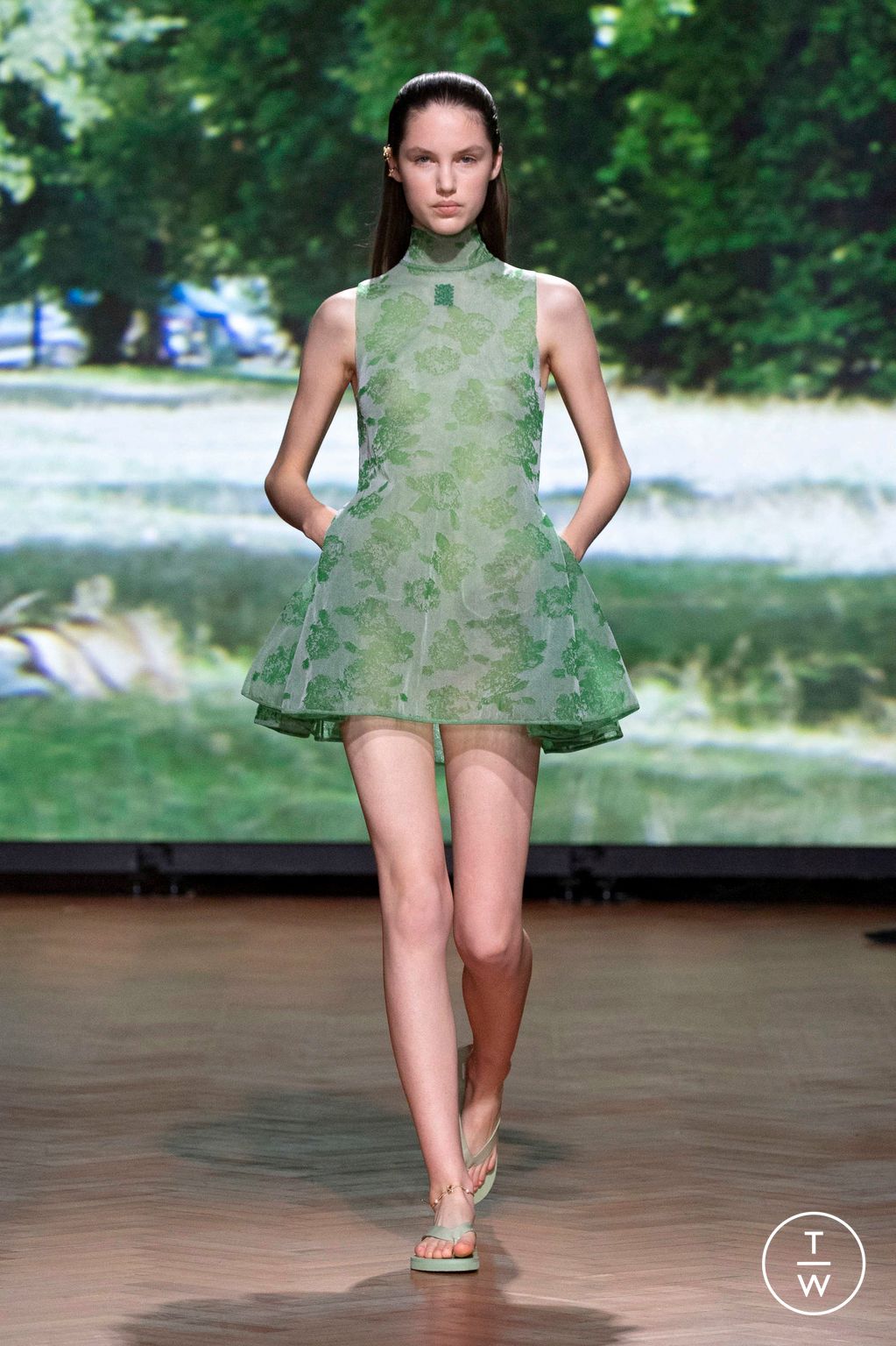 Fashion Week London Spring/Summer 2026 look 36 from the Kent & Curwen collection womenswear