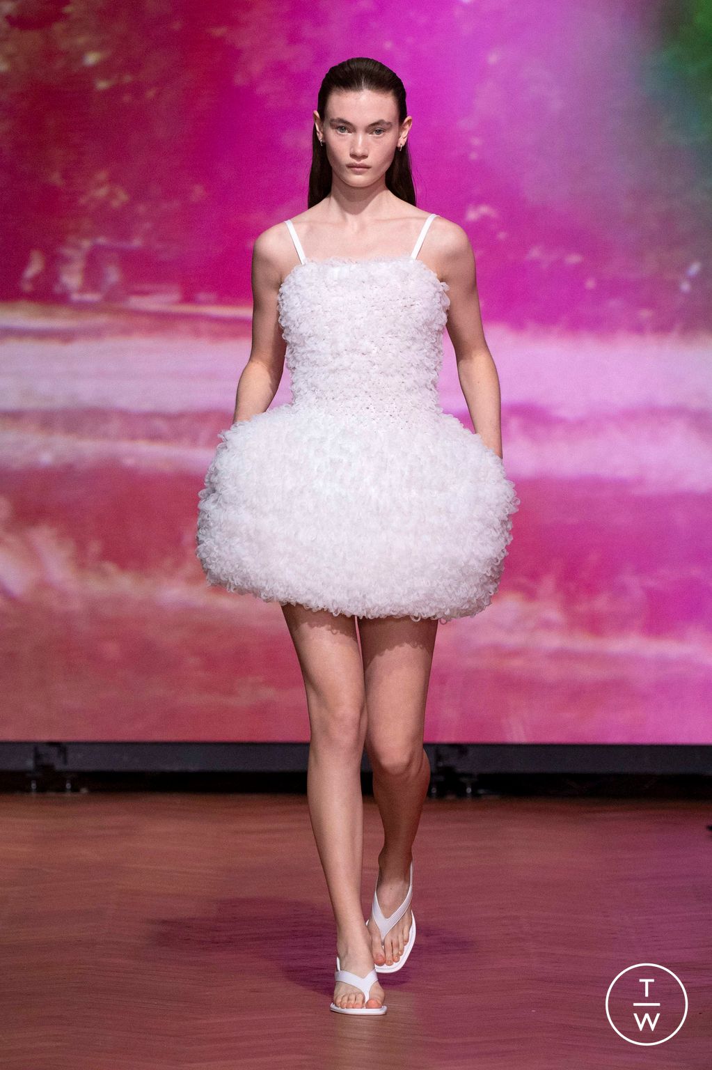 Fashion Week London Spring/Summer 2026 look 37 from the Kent & Curwen collection womenswear