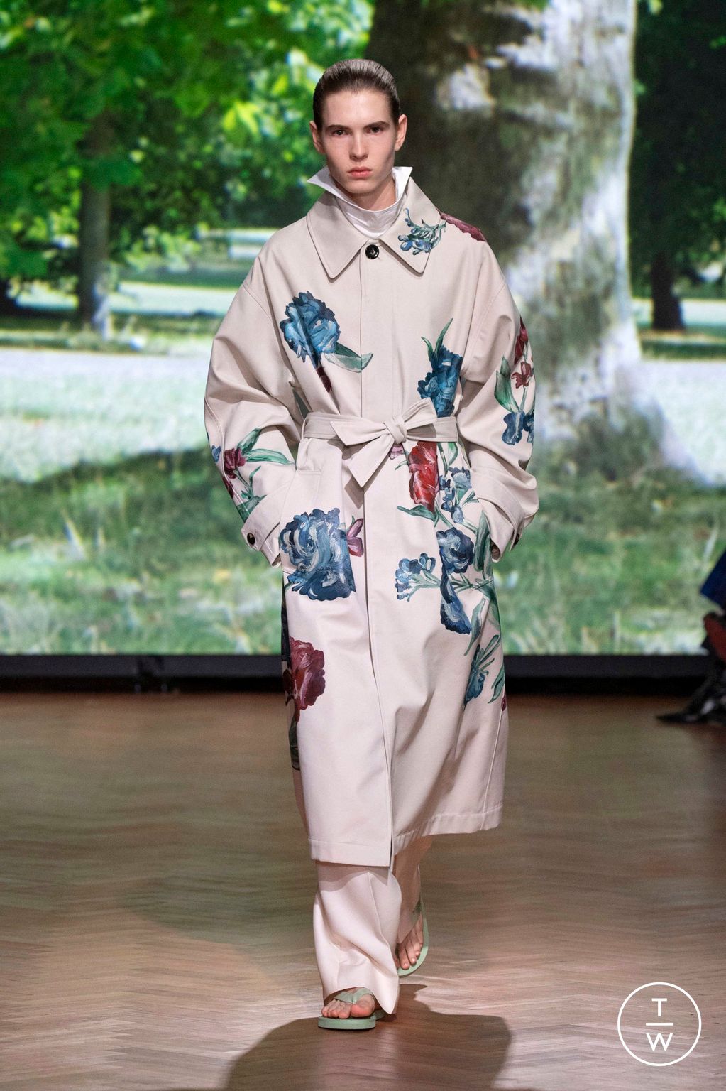 Fashion Week London Spring/Summer 2026 look 38 from the Kent & Curwen collection womenswear