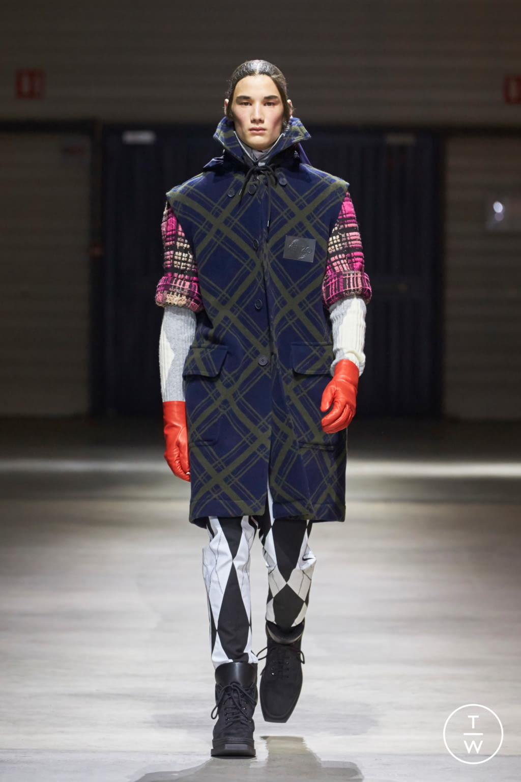 Fashion Week Paris Fall/Winter 2017 look 20 from the Kenzo collection menswear