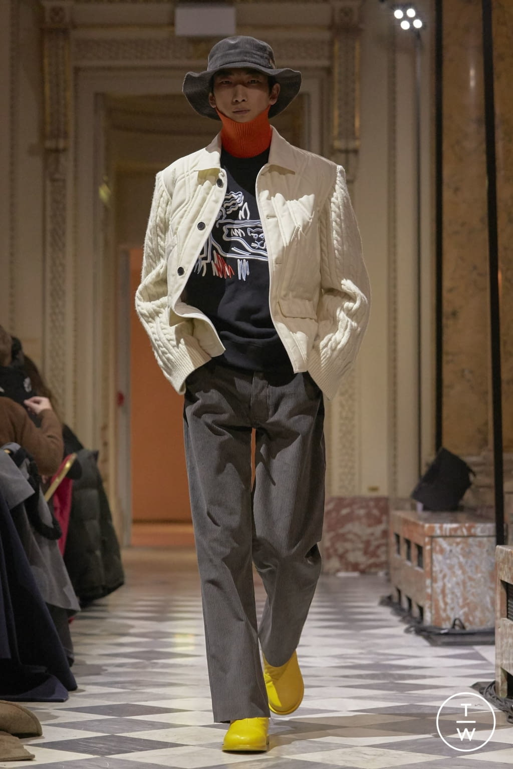 Fashion Week Paris Fall/Winter 2018 look 27 from the Kenzo Memento collection menswear