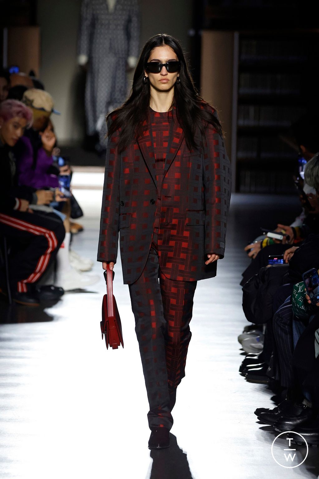 Fashion Week Paris Fall/Winter 2024 look 2 de la collection Kenzo menswear