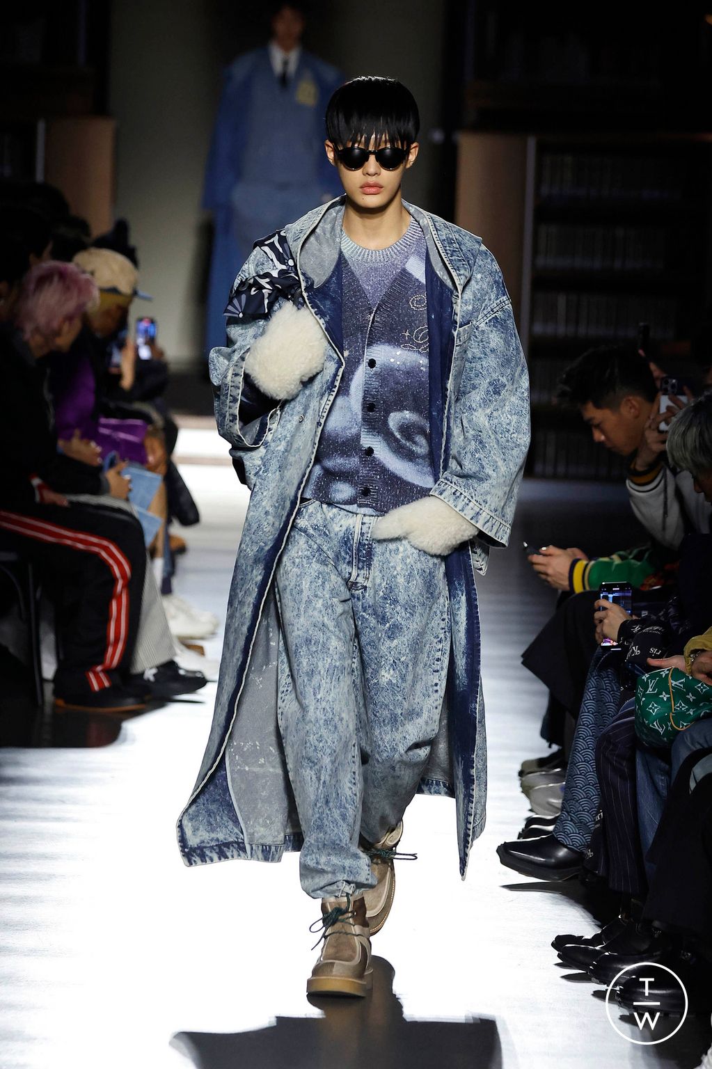Fashion Week Paris Fall/Winter 2024 look 10 from the Kenzo collection 男装