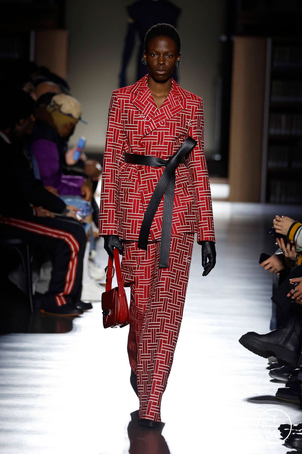 Fashion Week Paris Fall/Winter 2024 look 21 de la collection Kenzo menswear