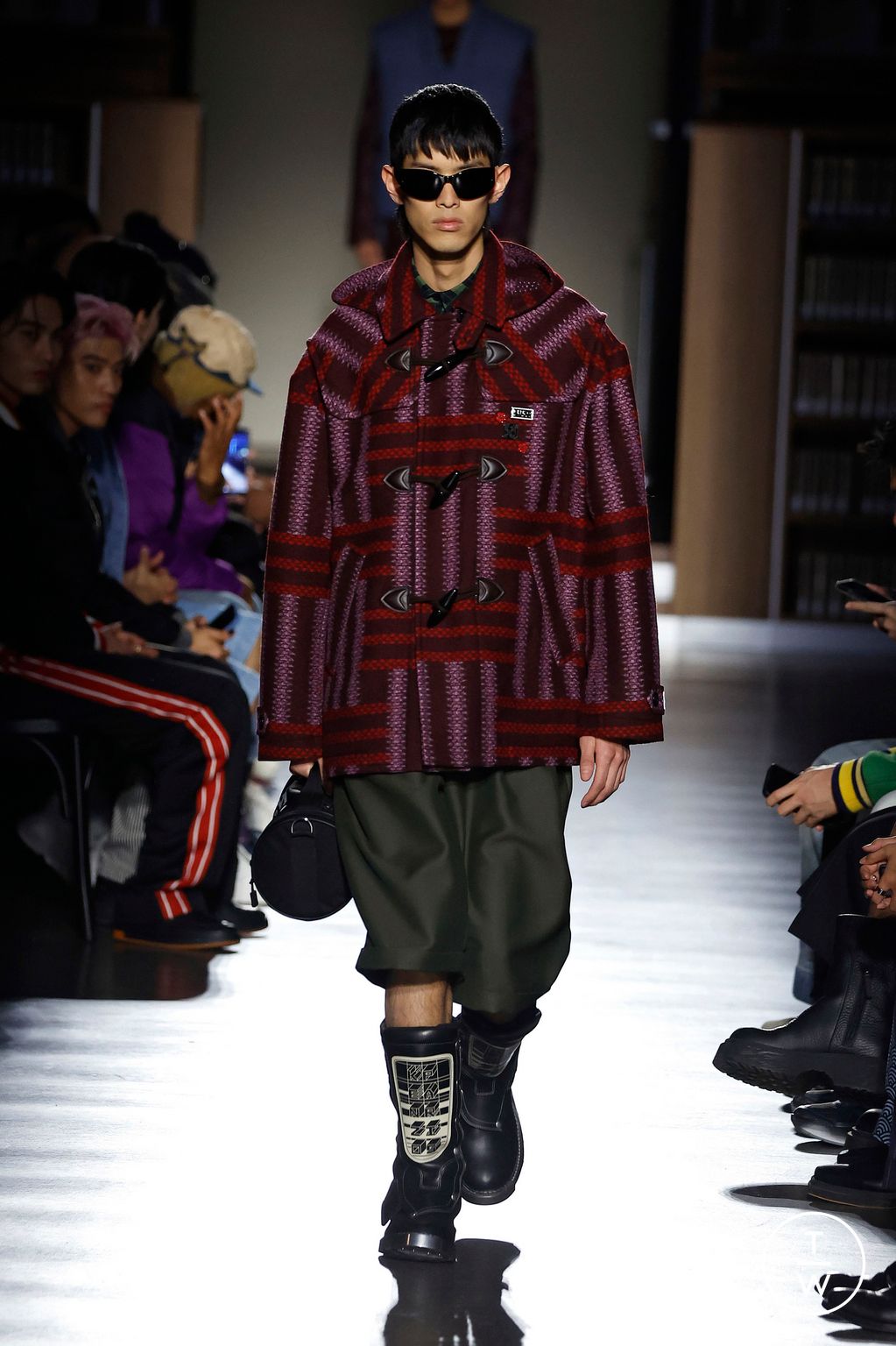 Fashion Week Paris Fall/Winter 2024 look 23 from the Kenzo collection menswear