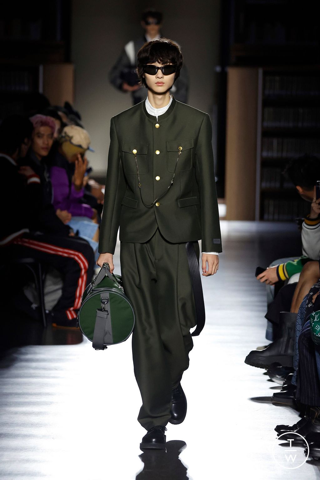 Fashion Week Paris Fall/Winter 2024 look 30 de la collection Kenzo menswear