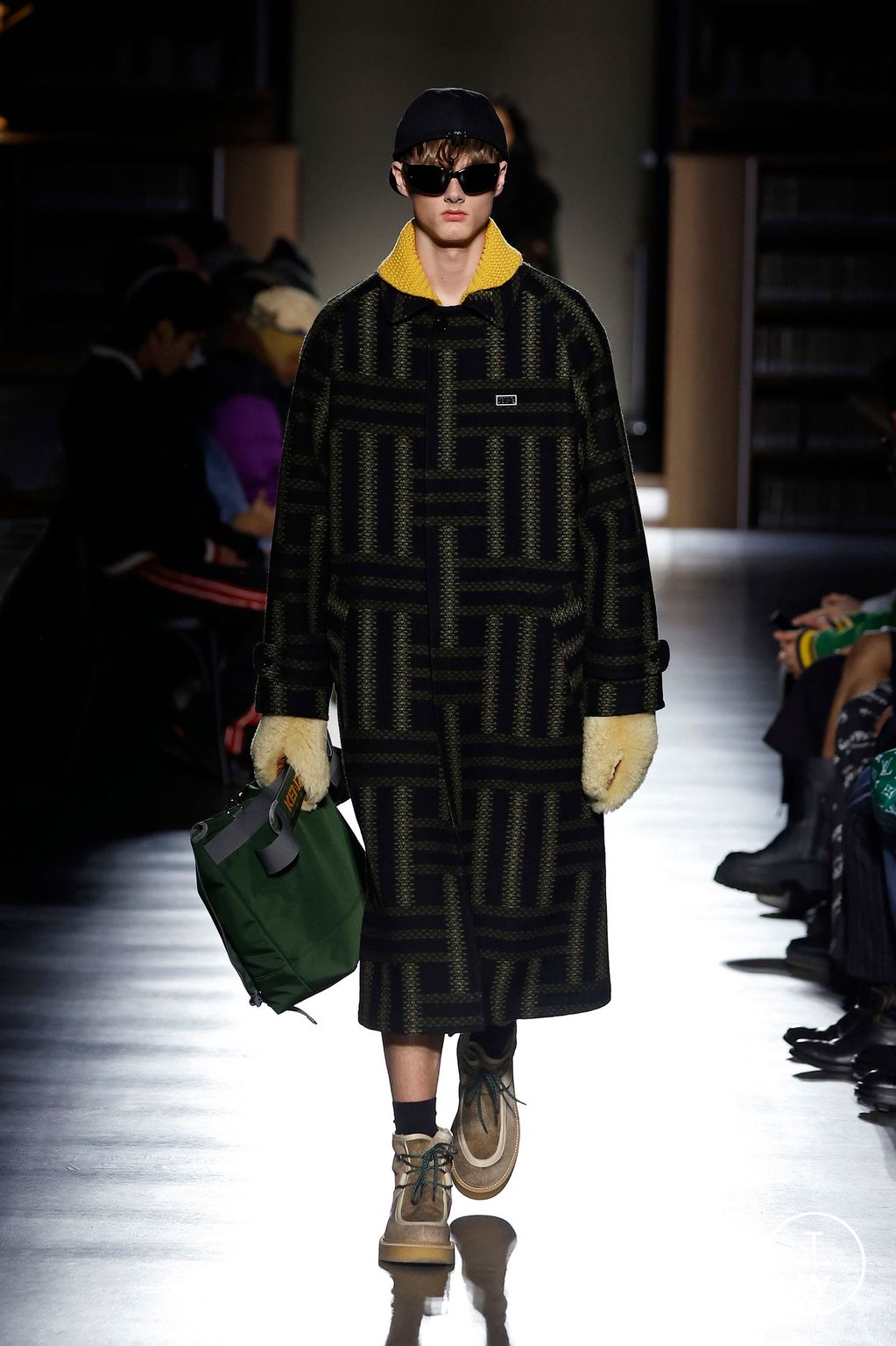 Fashion Week Paris Fall/Winter 2024 look 35 from the Kenzo collection 男装
