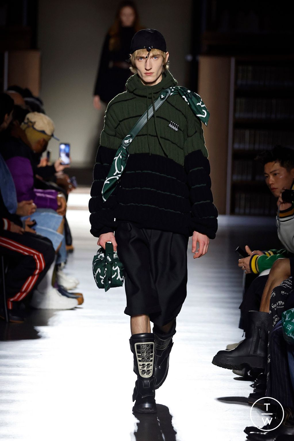 Fashion Week Paris Fall/Winter 2024 look 41 from the Kenzo collection 男装