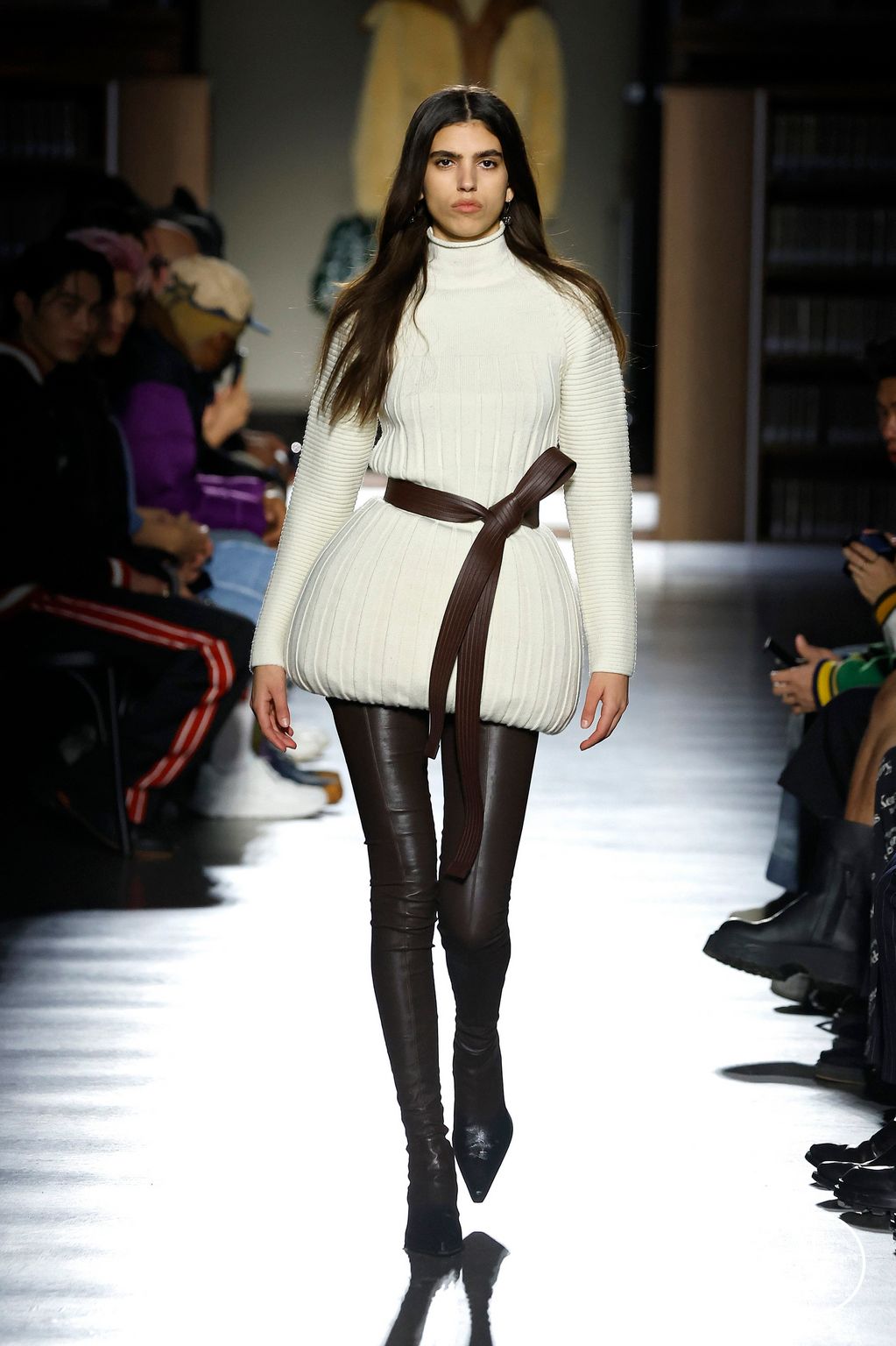 Fashion Week Paris Fall/Winter 2024 look 43 de la collection Kenzo menswear