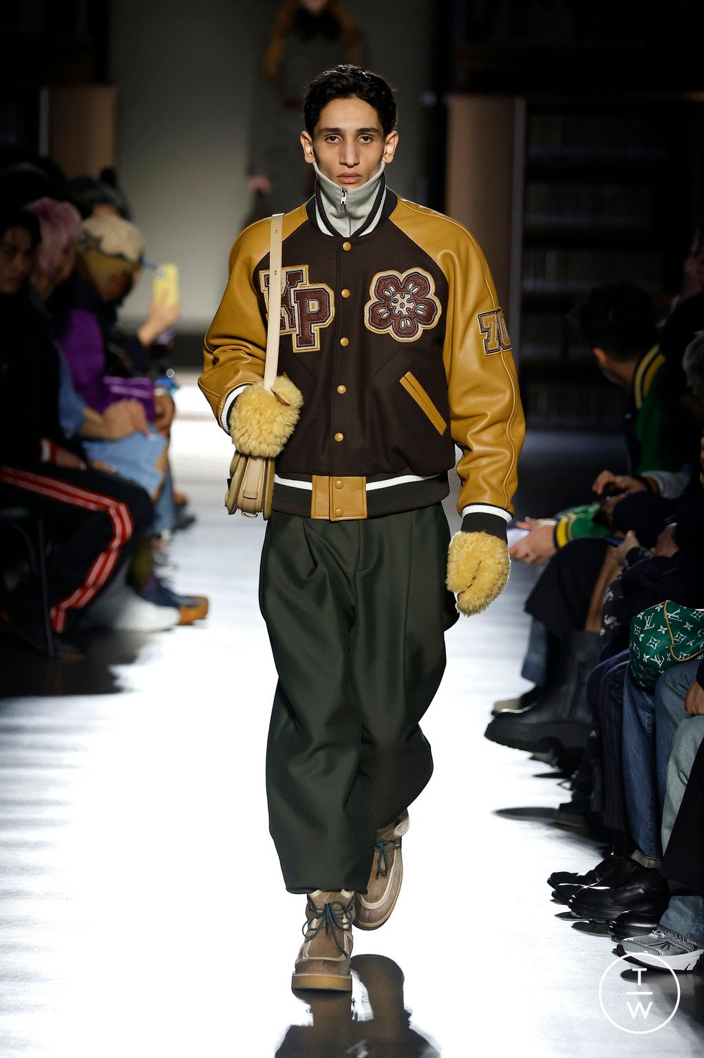 Fashion Week Paris Fall/Winter 2024 look 48 from the Kenzo collection 男装