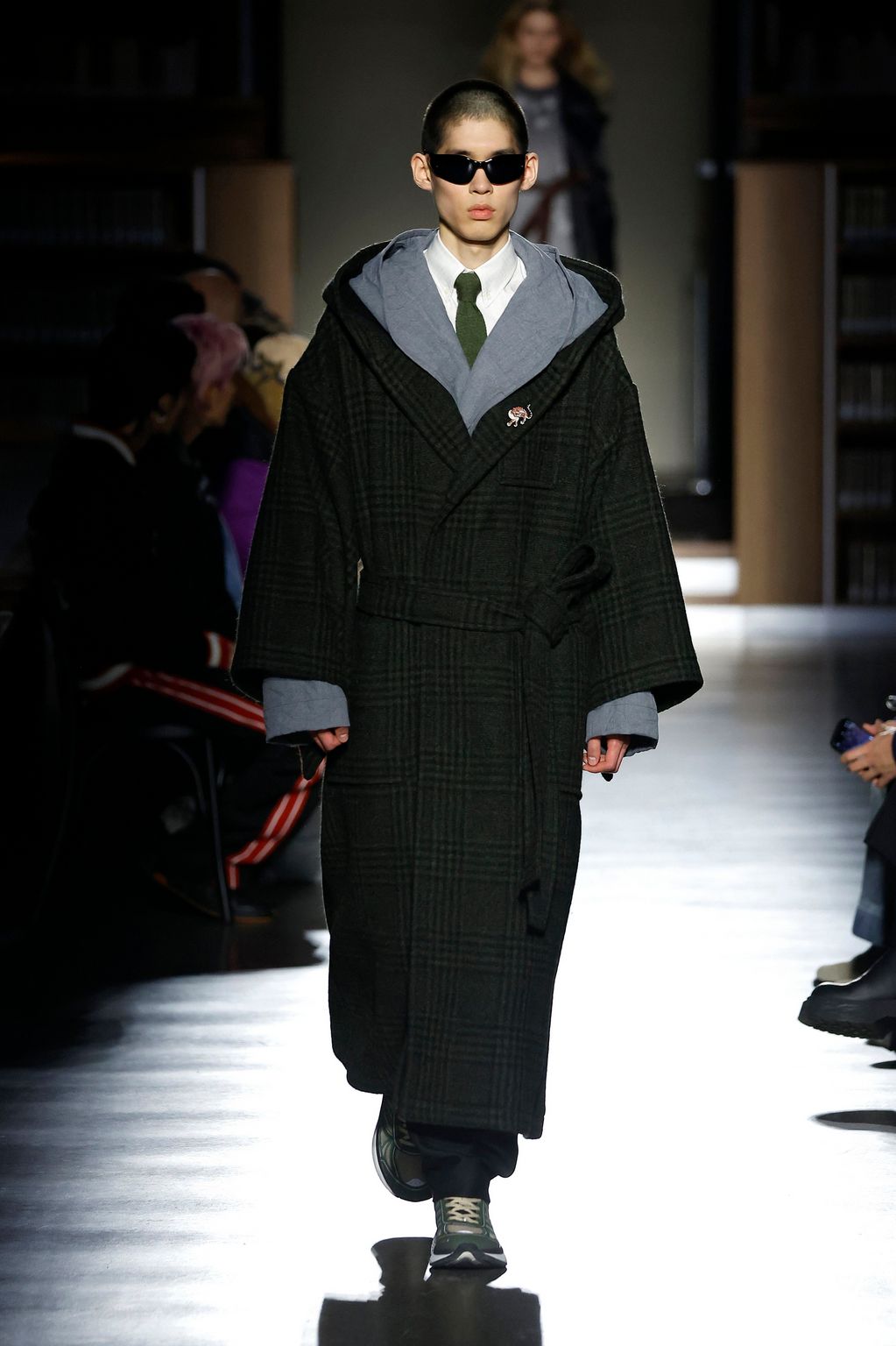 Fashion Week Paris Fall/Winter 2024 look 56 from the Kenzo collection menswear