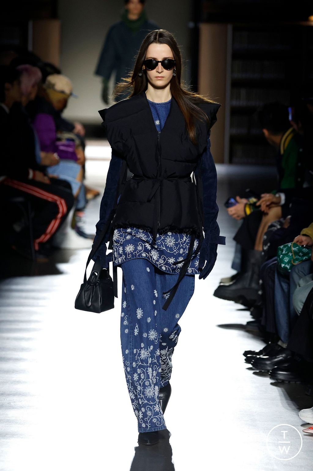 Fashion Week Paris Fall/Winter 2024 look 60 de la collection Kenzo menswear