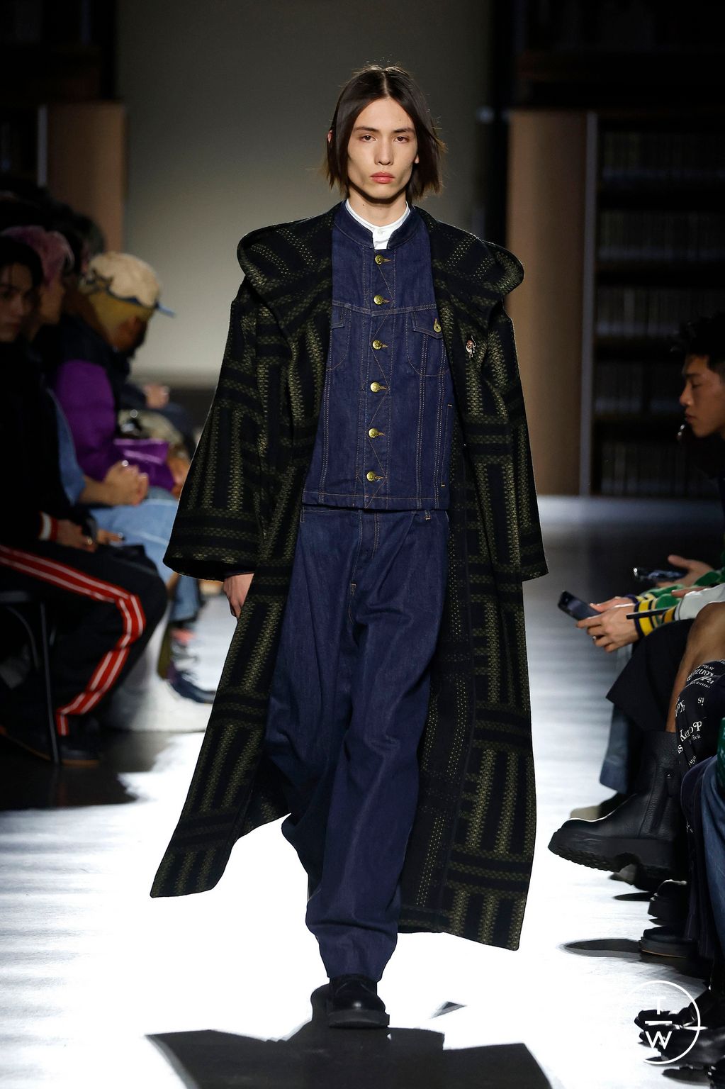 Fashion Week Paris Fall/Winter 2024 look 62 de la collection Kenzo menswear