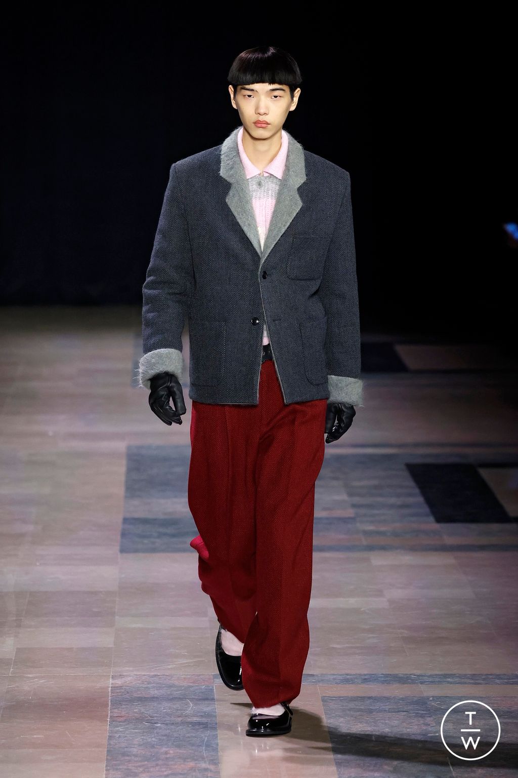 Fashion Week Paris Fall/Winter 2025 look 1 from the Kenzo collection menswear