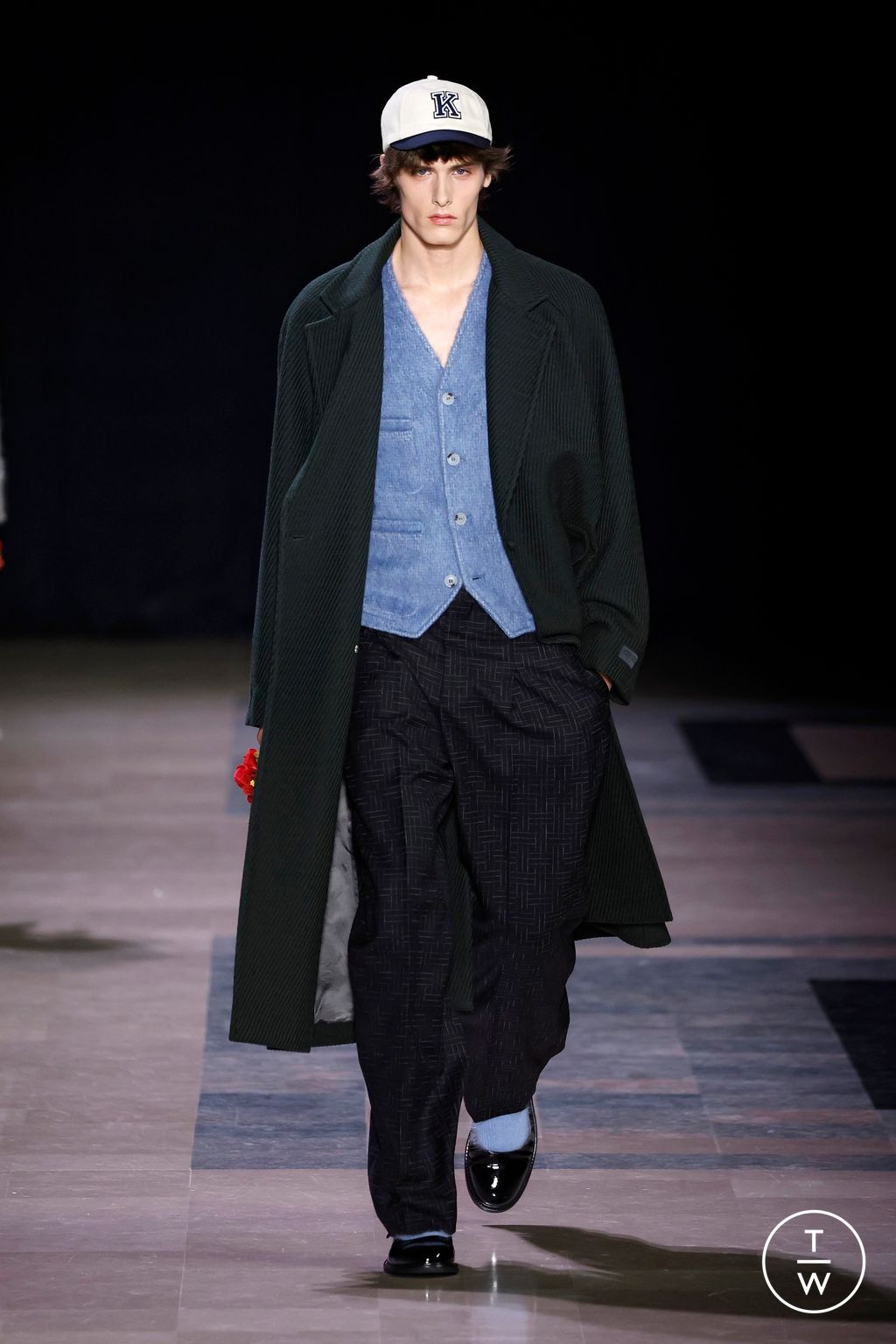 Fashion Week Paris Fall/Winter 2025 look 7 de la collection Kenzo menswear