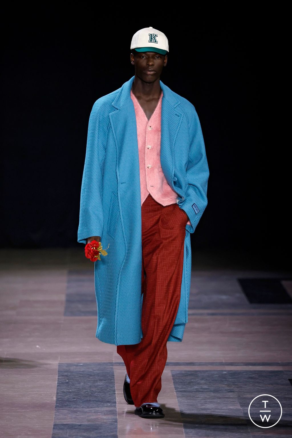 Fashion Week Paris Fall/Winter 2025 look 8 de la collection Kenzo menswear