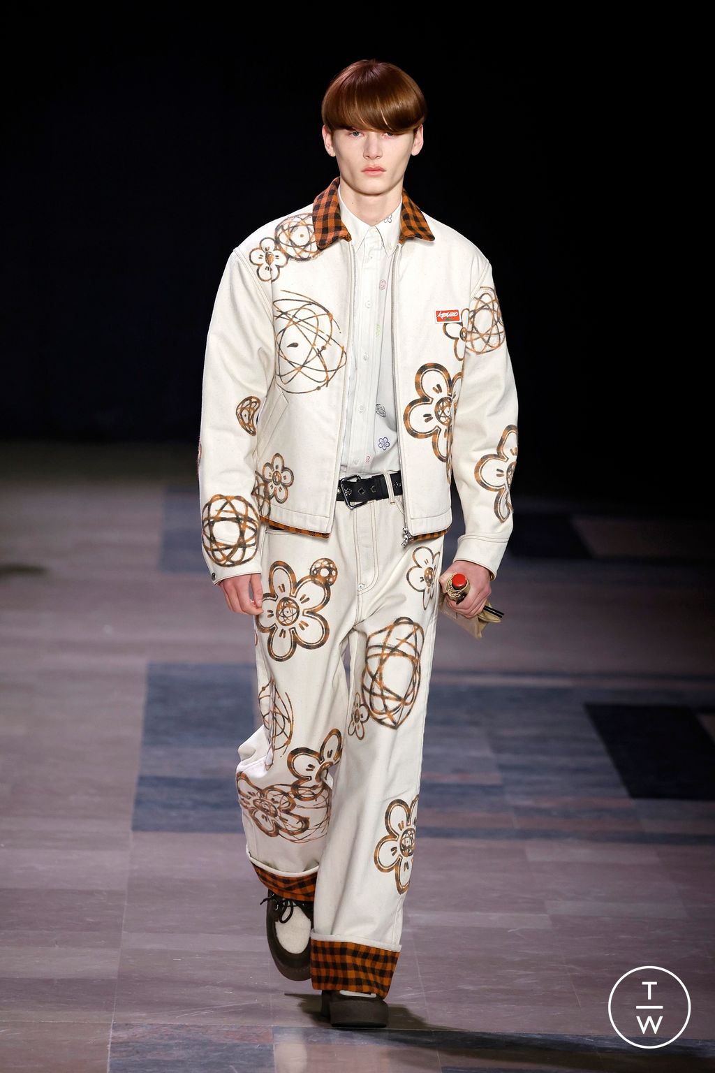 Fashion Week Paris Fall/Winter 2025 look 13 from the Kenzo collection menswear