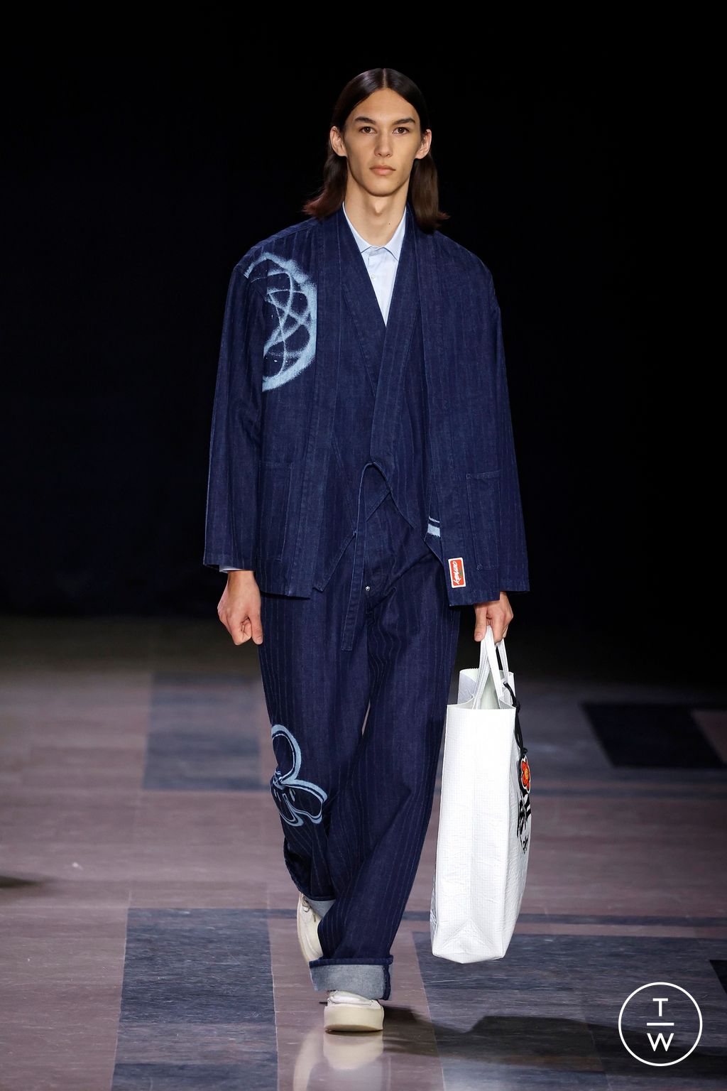 Fashion Week Paris Fall/Winter 2025 look 17 de la collection Kenzo menswear