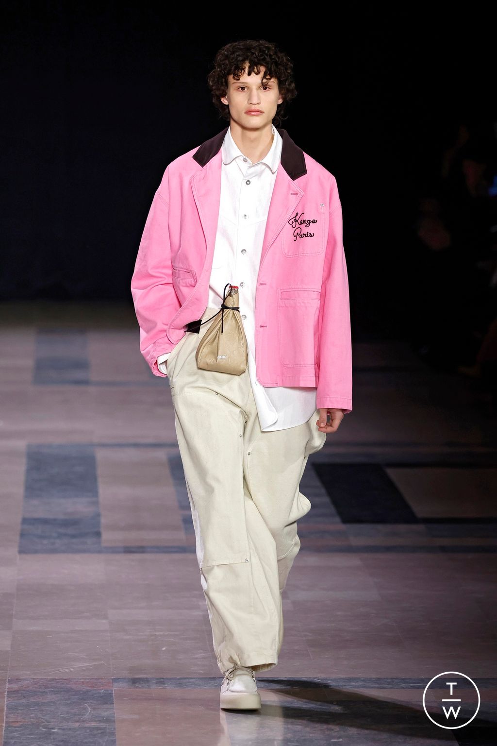 Fashion Week Paris Fall/Winter 2025 look 18 from the Kenzo collection menswear