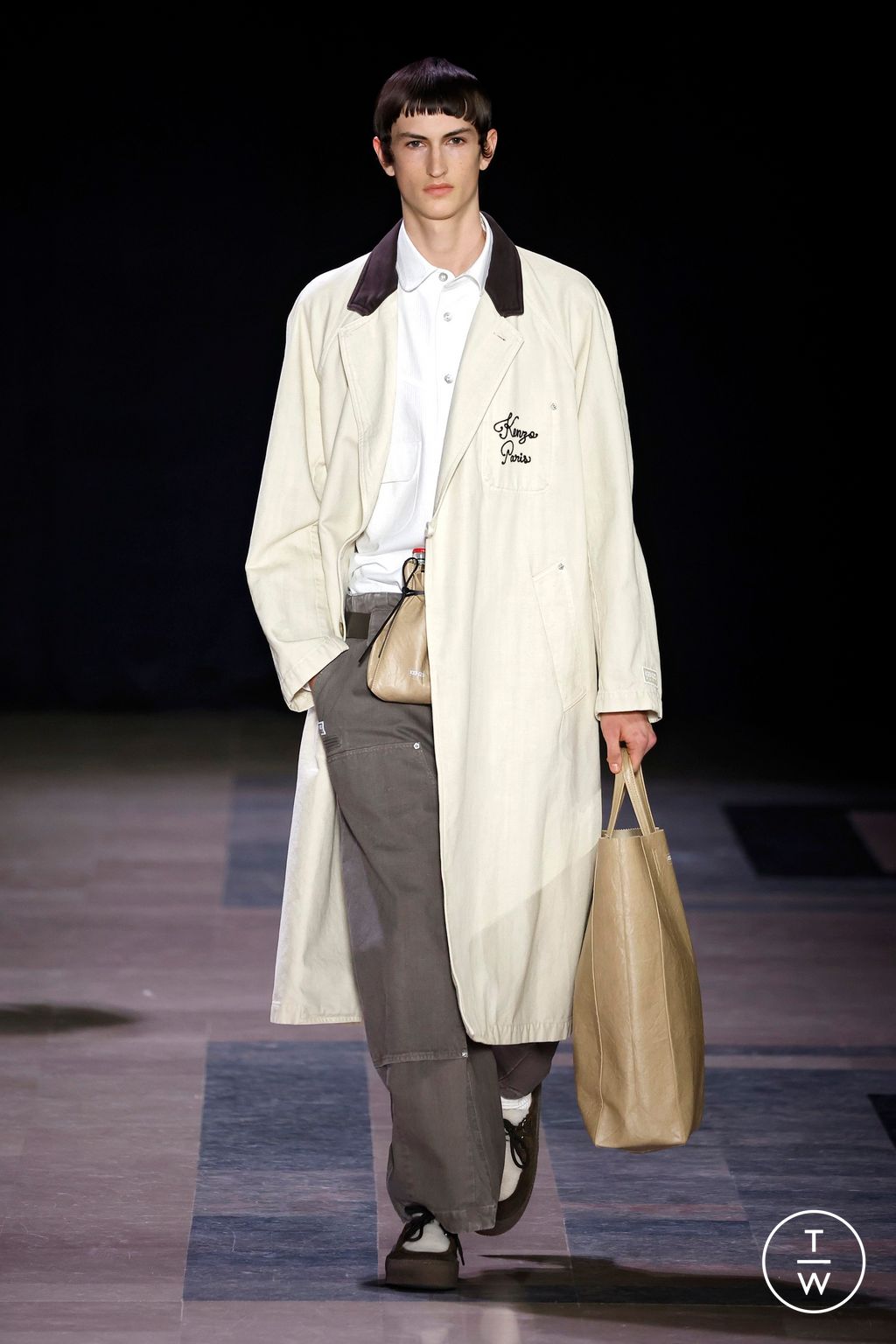 Fashion Week Paris Fall/Winter 2025 look 19 from the Kenzo collection menswear