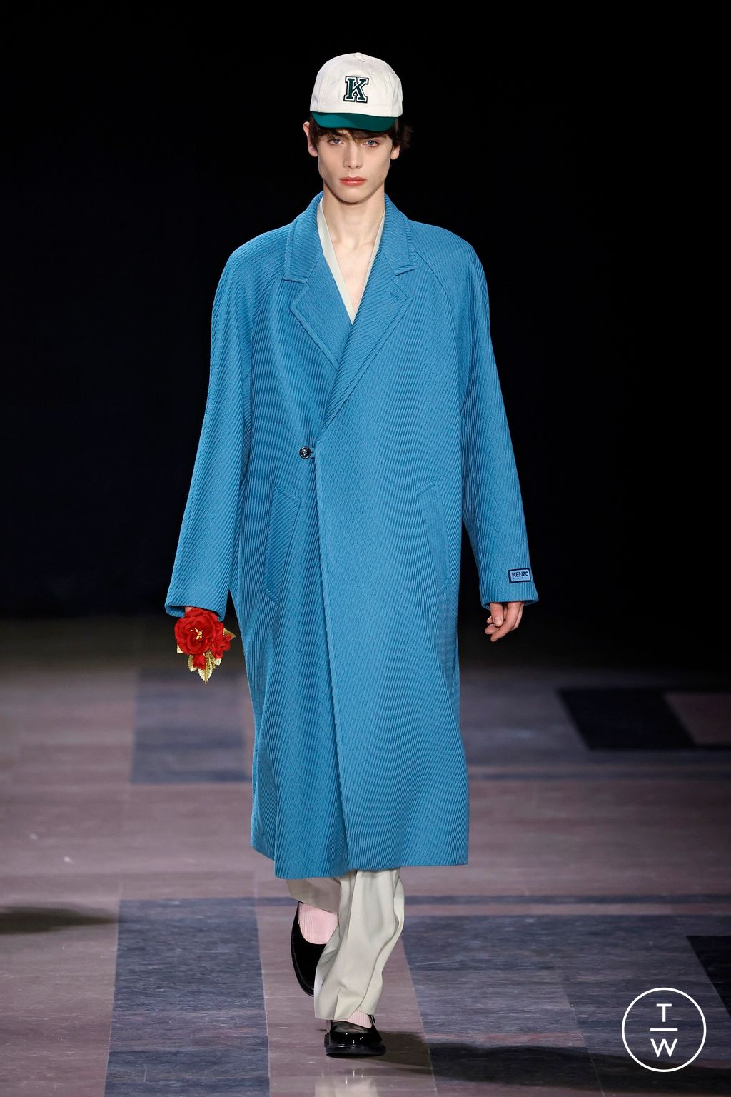 Fashion Week Paris Fall/Winter 2025 look 25 from the Kenzo collection menswear