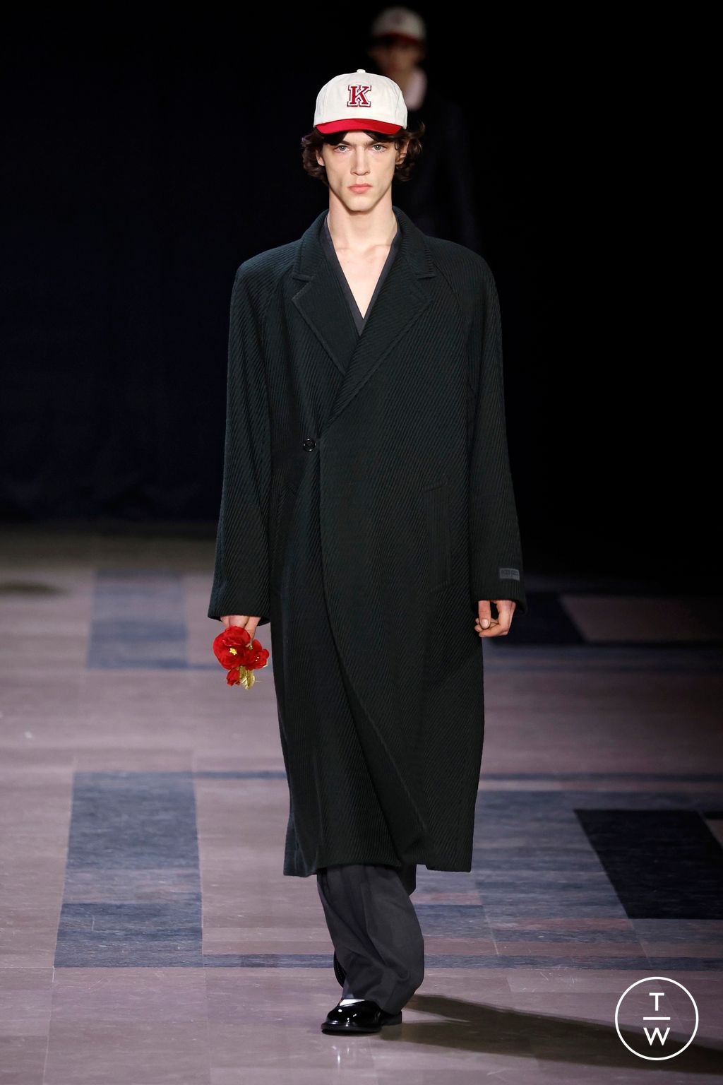 Fashion Week Paris Fall/Winter 2025 look 27 from the Kenzo collection menswear