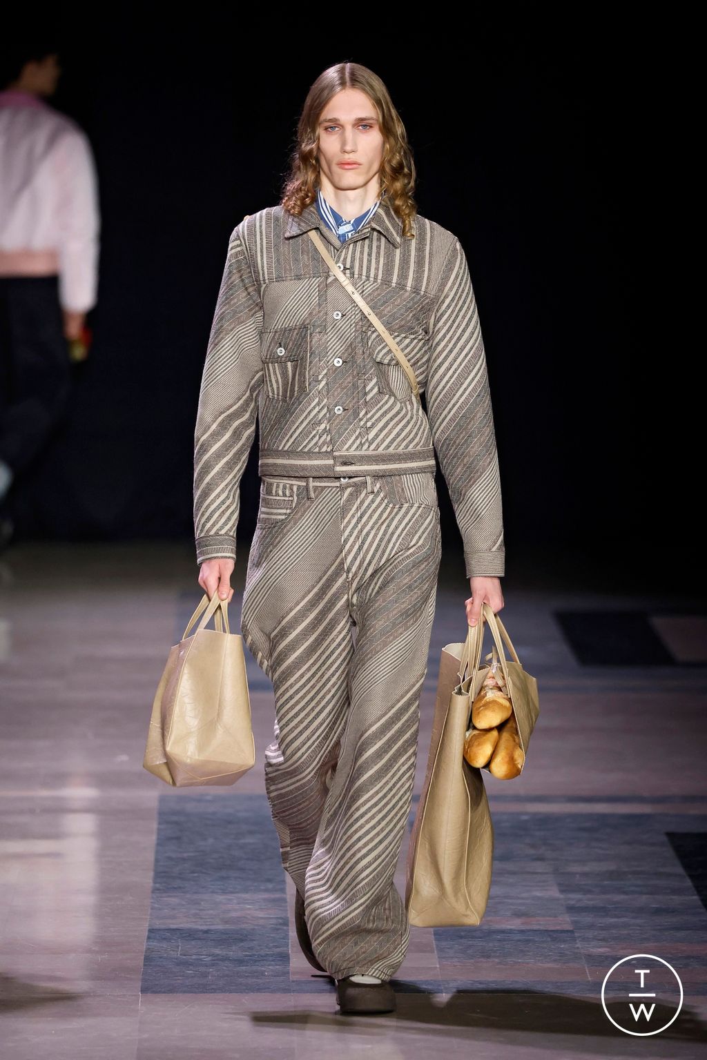 Fashion Week Paris Fall/Winter 2025 look 38 de la collection Kenzo menswear