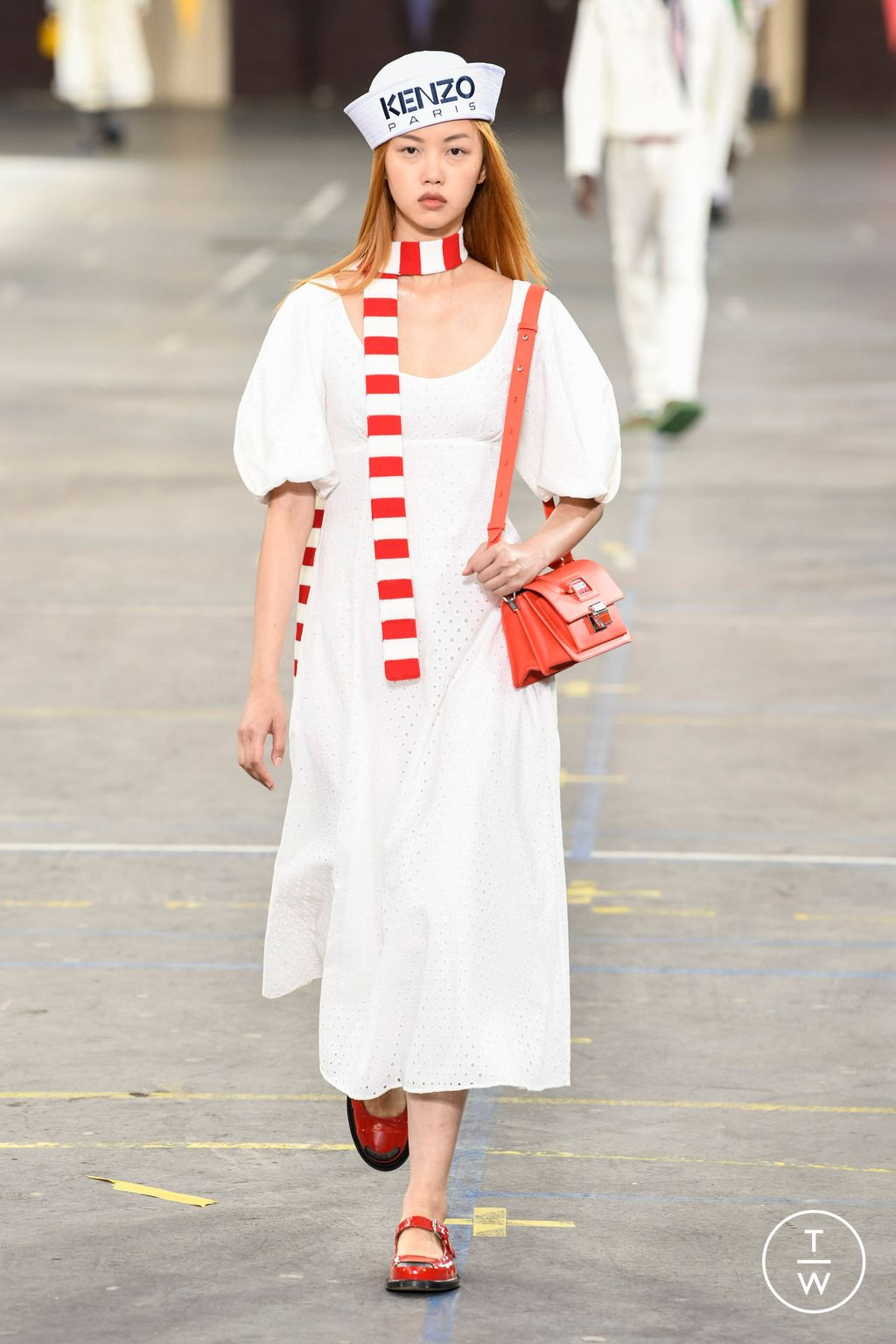 Fashion Week Paris Spring/Summer 2023 look 4 de la collection Kenzo menswear