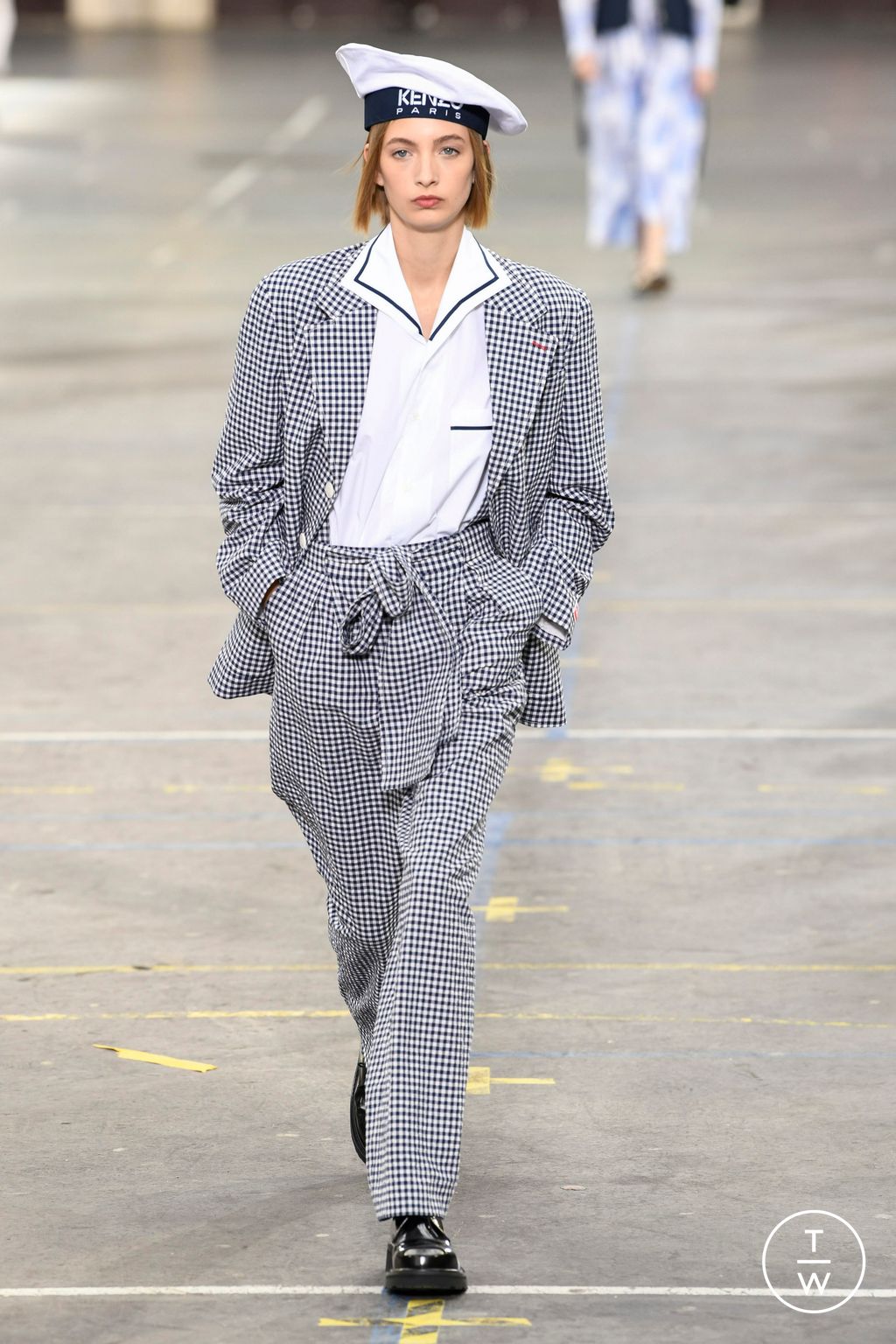 Fashion Week Paris Spring/Summer 2023 look 7 from the Kenzo collection menswear