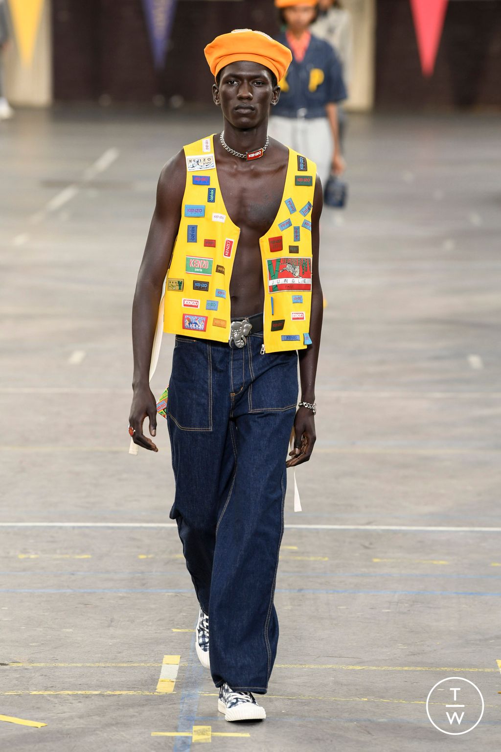 Fashion Week Paris Spring/Summer 2023 look 12 from the Kenzo collection 男装