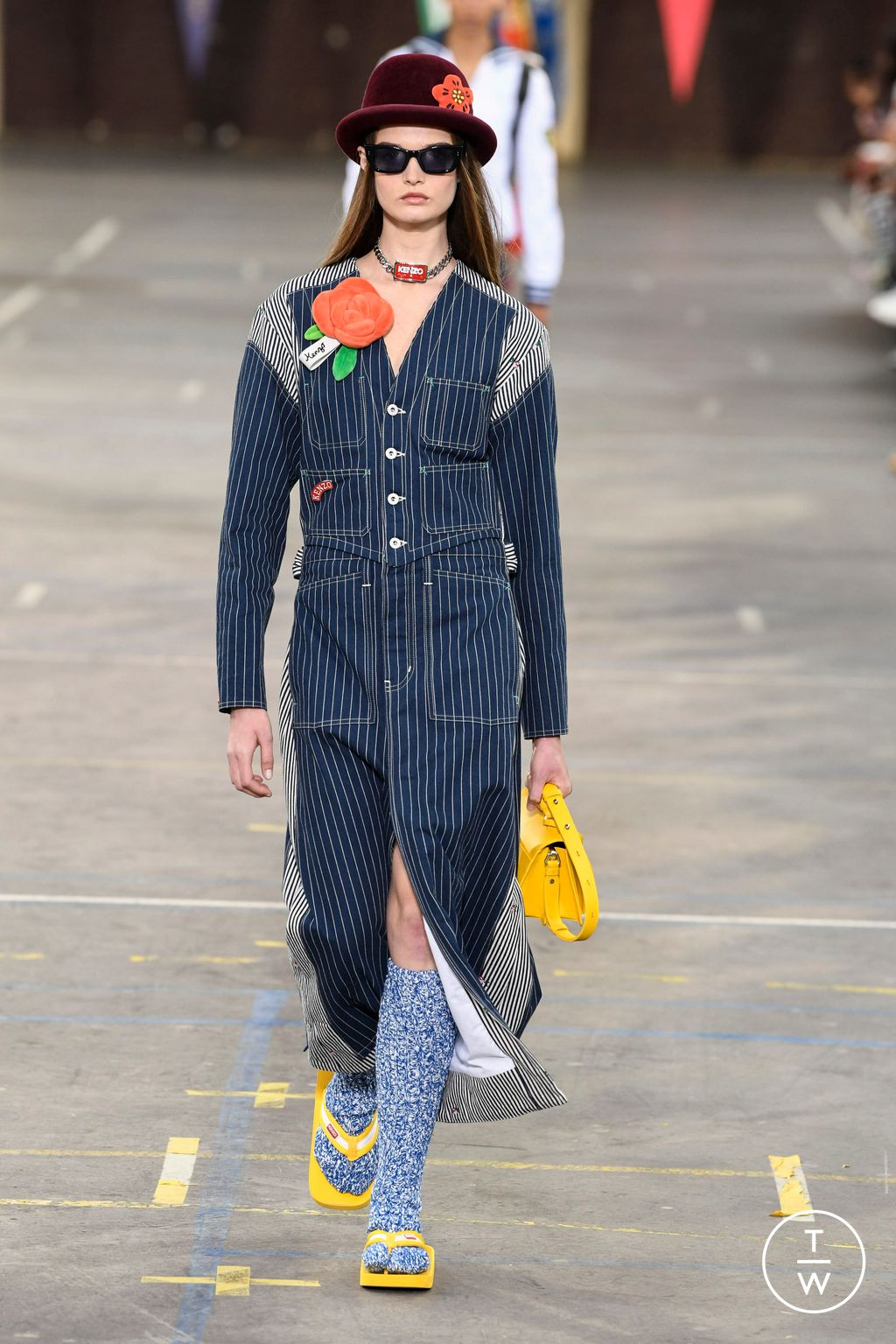 Fashion Week Paris Spring/Summer 2023 look 19 from the Kenzo collection 男装