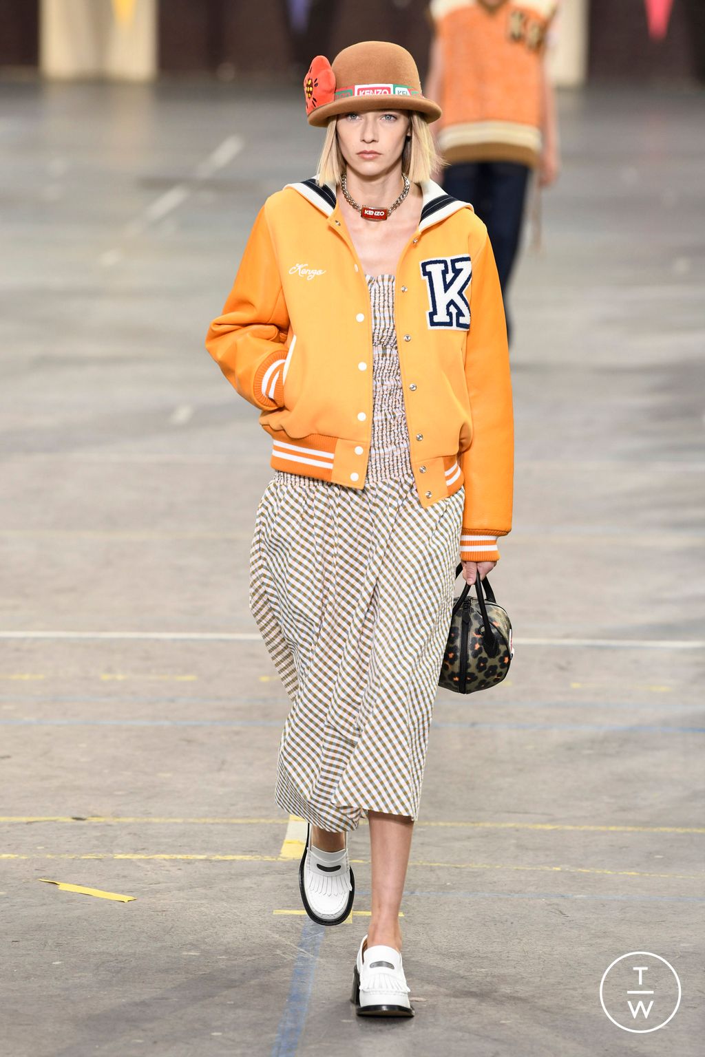 Fashion Week Paris Spring/Summer 2023 look 29 from the Kenzo collection 男装