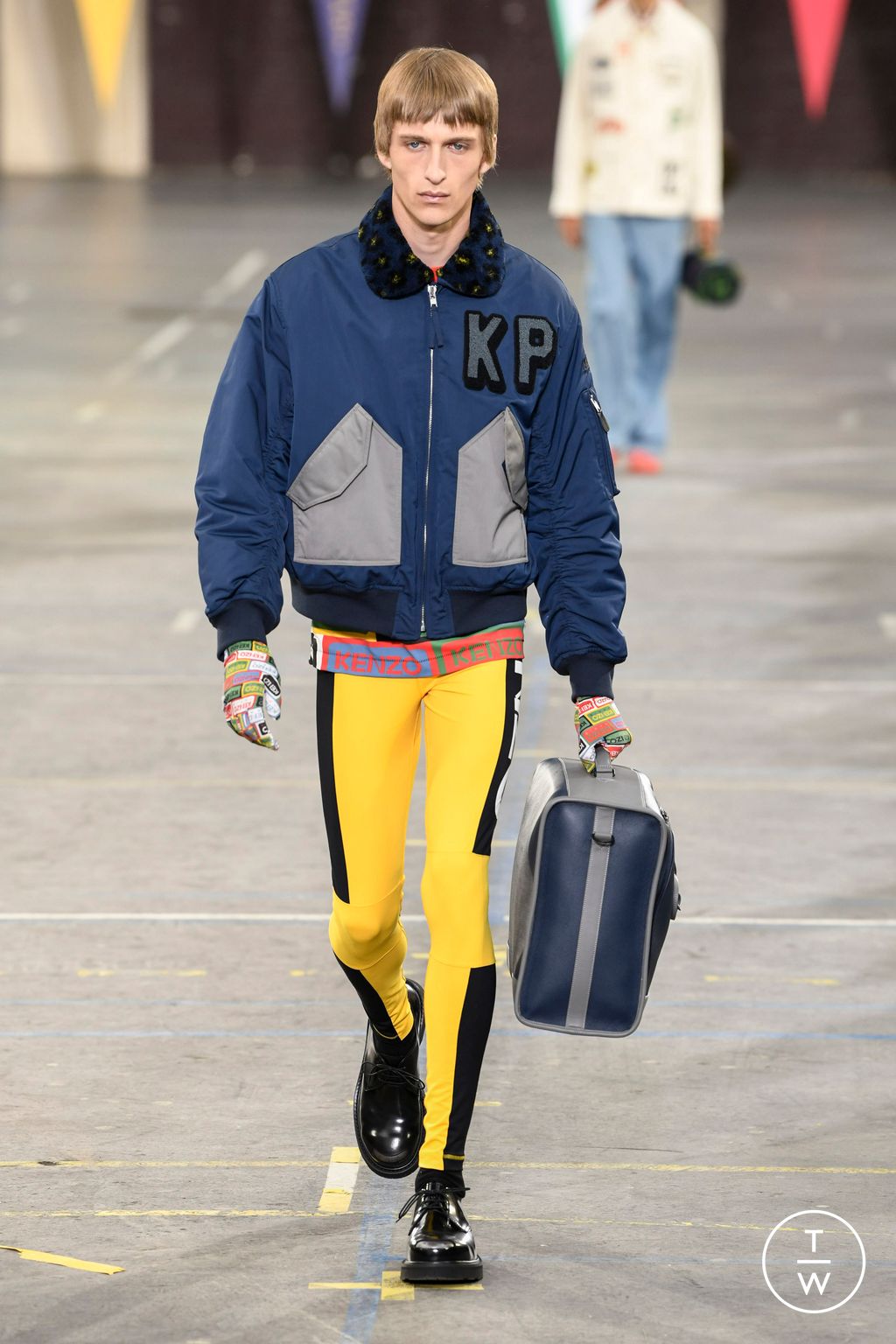 Fashion Week Paris Spring/Summer 2023 look 42 from the Kenzo collection menswear