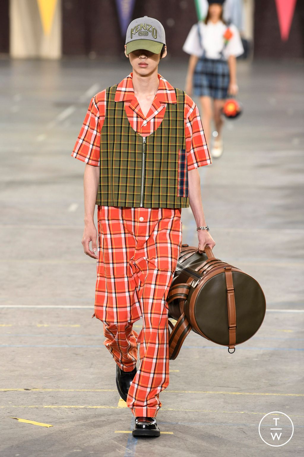 Fashion Week Paris Spring/Summer 2023 look 45 from the Kenzo collection menswear