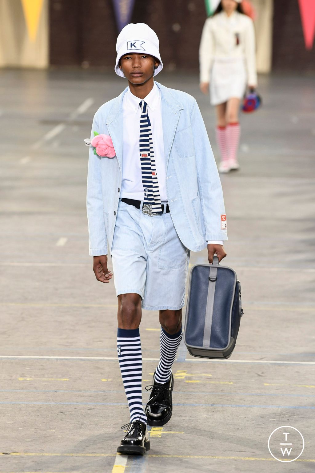 Fashion Week Paris Spring/Summer 2023 look 47 from the Kenzo collection menswear