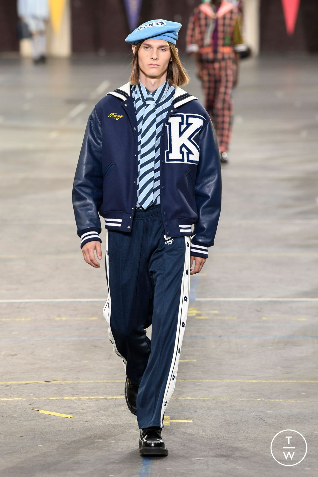 Fashion Week Paris Spring/Summer 2023 look 50 from the Kenzo collection 男装