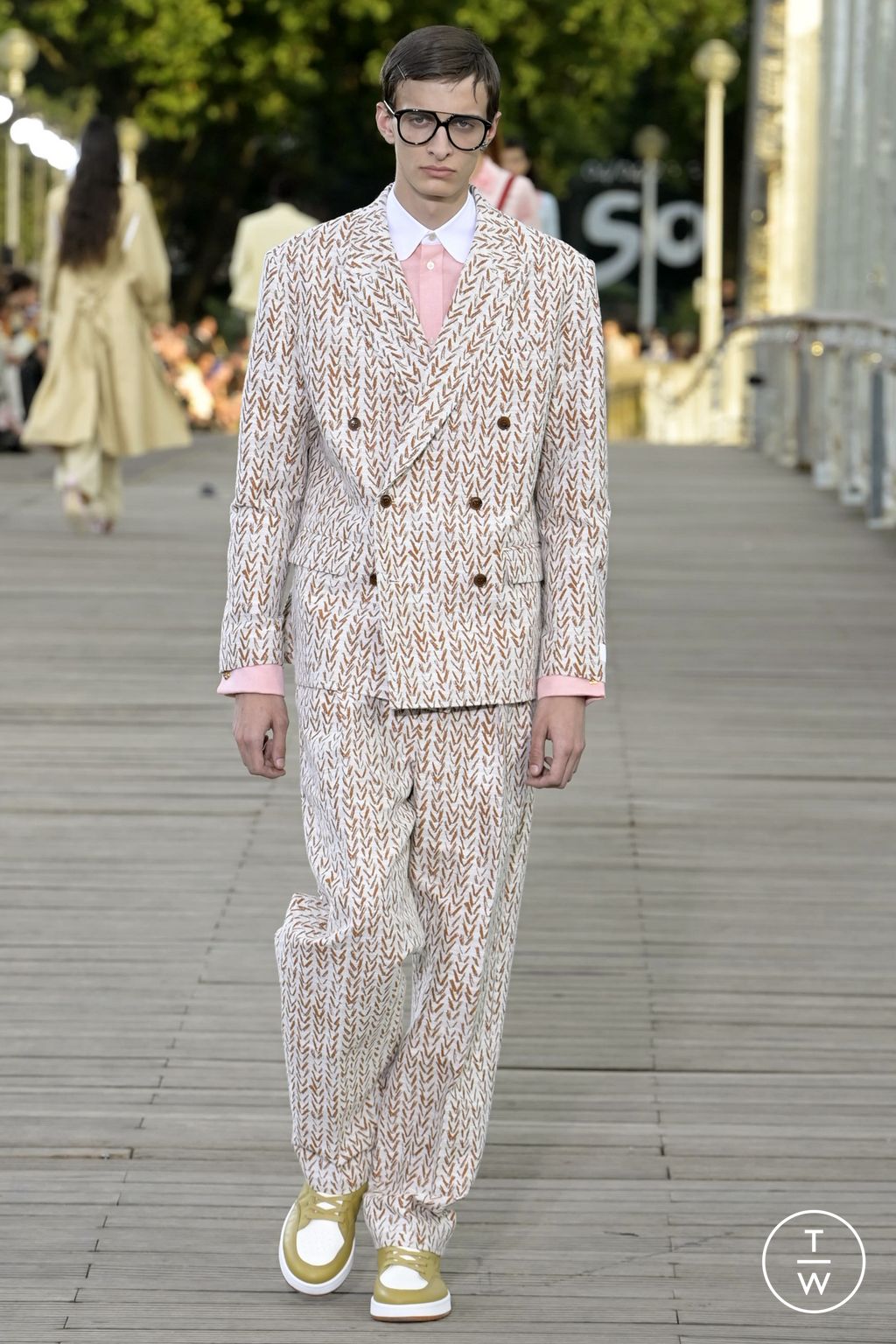 Fashion Week Paris Spring/Summer 2024 look 20 from the Kenzo collection 男装