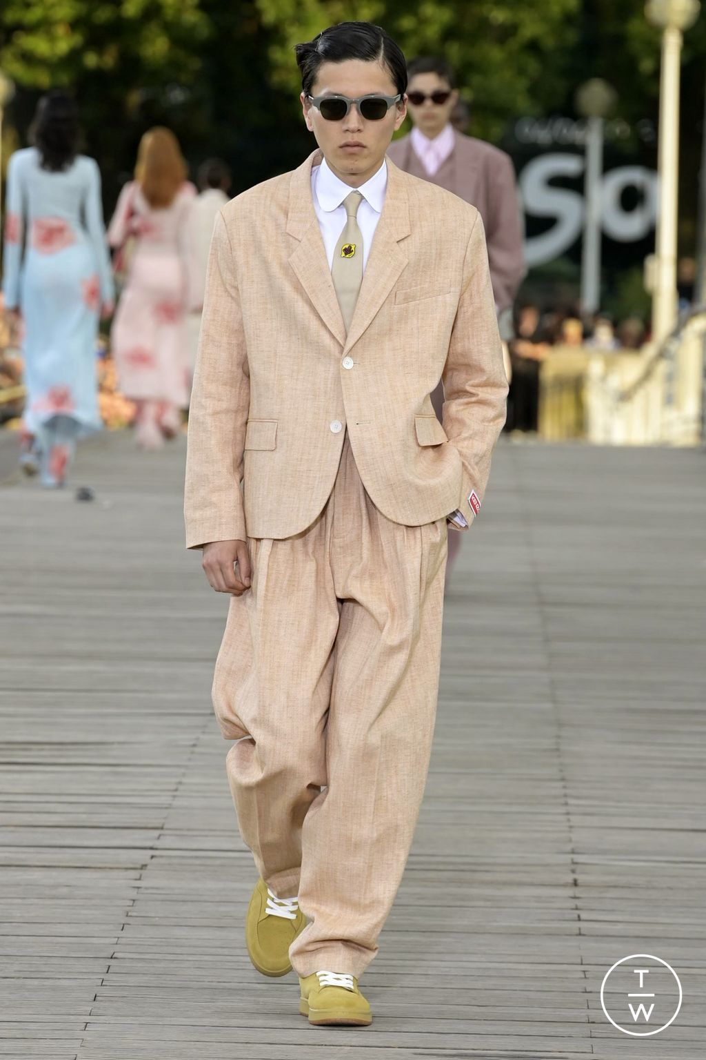Fashion Week Paris Spring/Summer 2024 look 24 from the Kenzo collection 男装