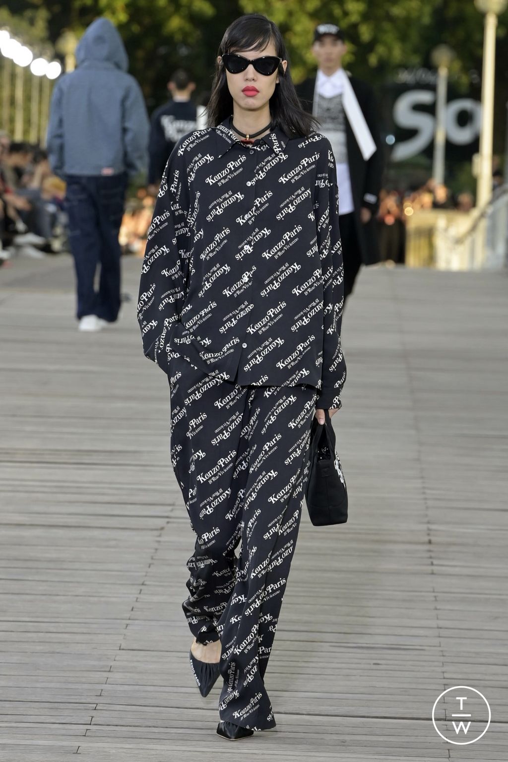 Fashion Week Paris Spring/Summer 2024 look 52 from the Kenzo collection menswear