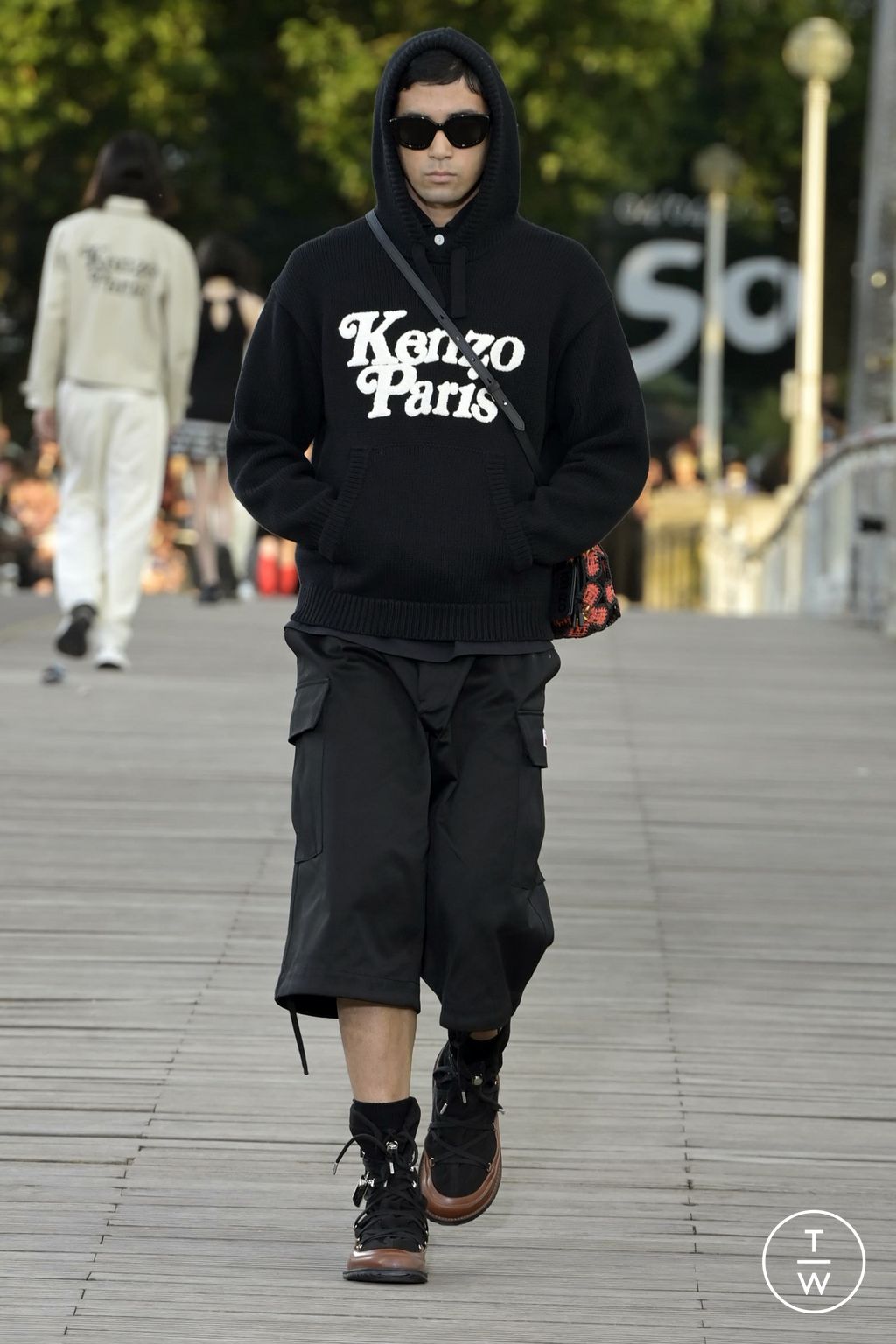 Fashion Week Paris Spring/Summer 2024 look 60 from the Kenzo collection 男装