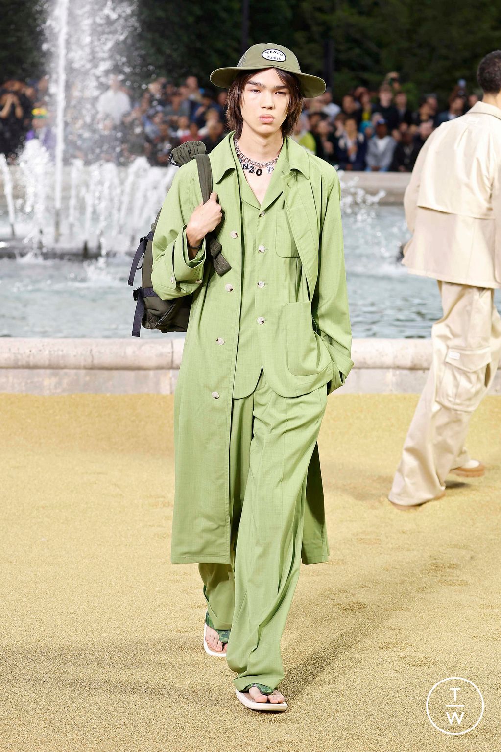 Fashion Week Paris Spring-Summer 2025 look 3 from the Kenzo collection menswear