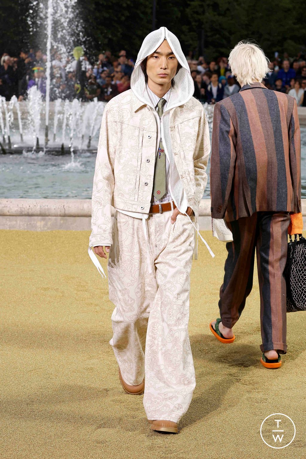 Fashion Week Paris Spring-Summer 2025 look 8 from the Kenzo collection menswear