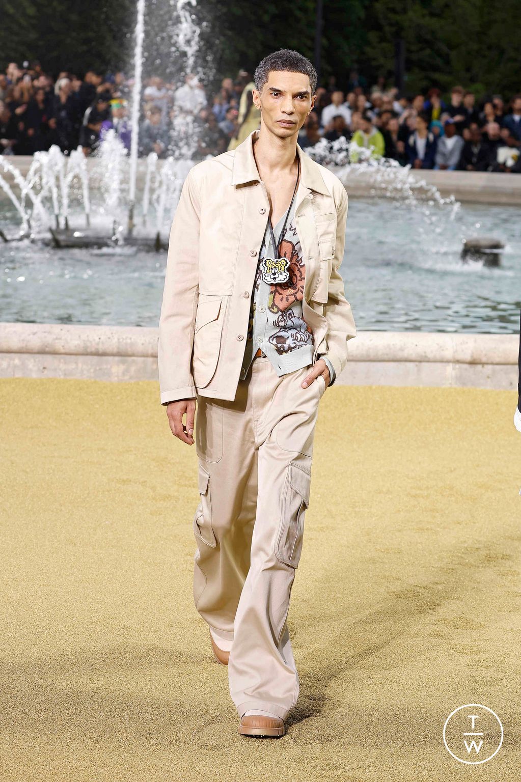 Fashion Week Paris Spring-Summer 2025 look 9 de la collection Kenzo menswear